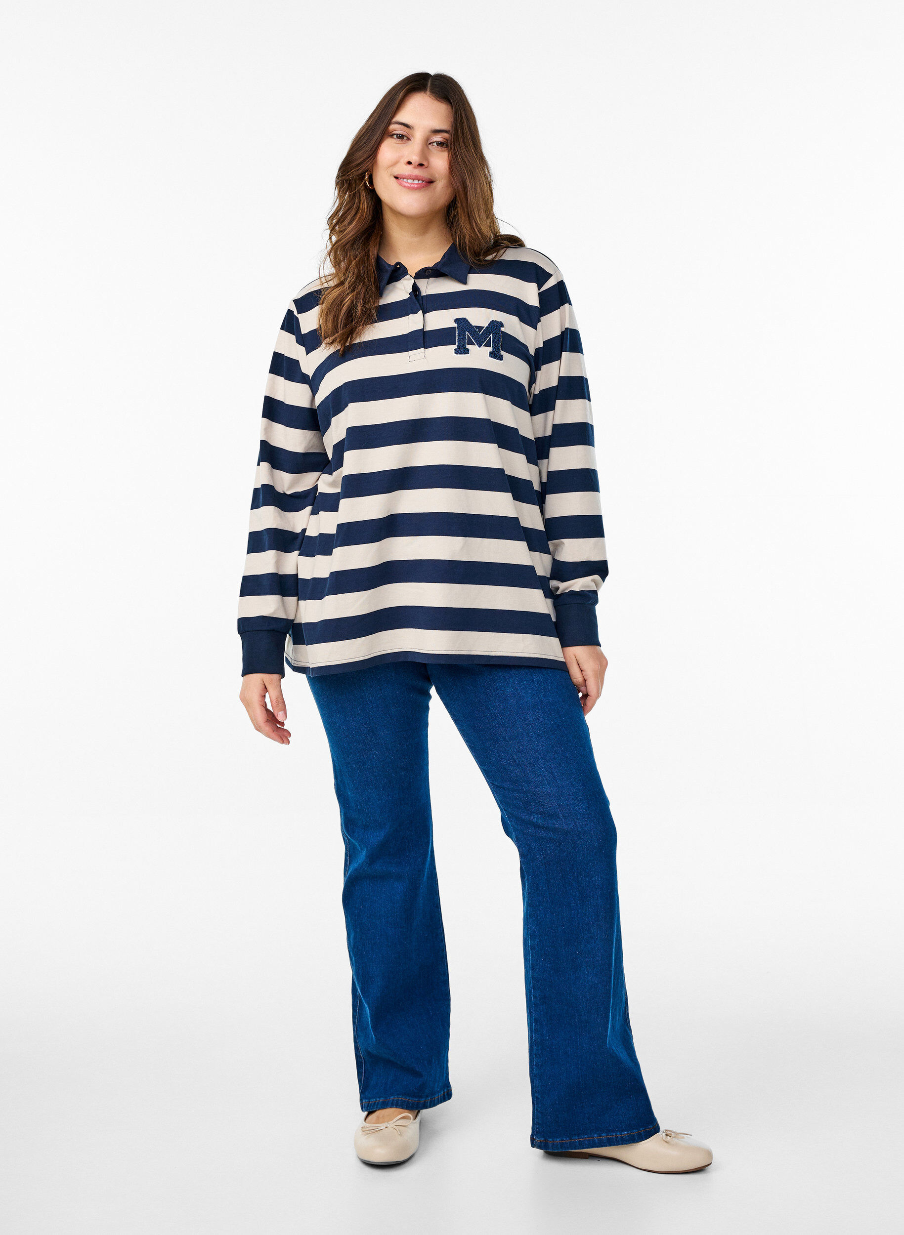 Zizzi Stribet poloshirt med frott&eacute;detalje, Birch w. Navy, Model image number 2