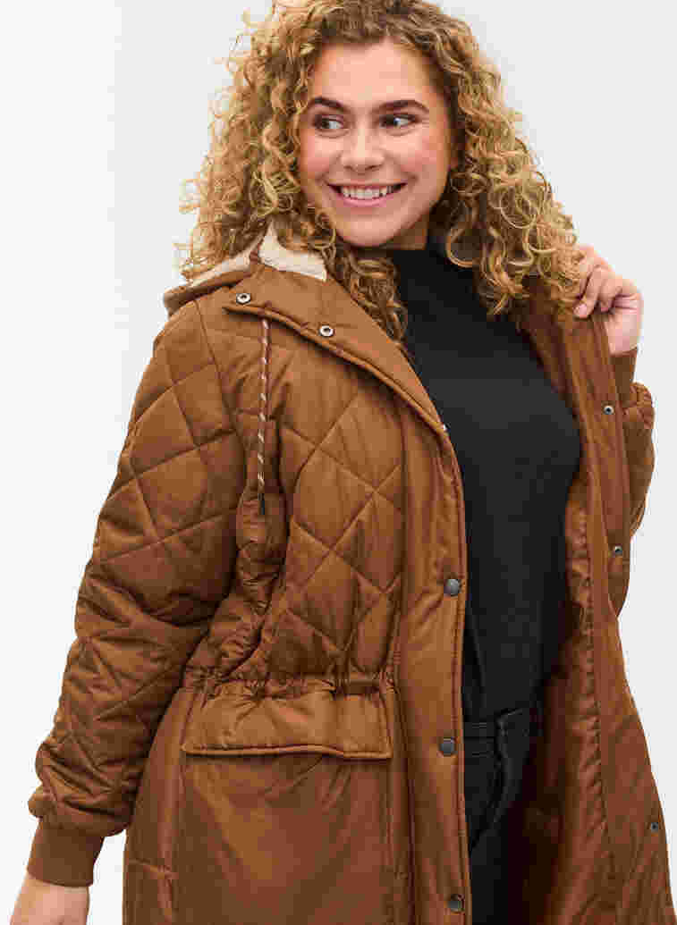 Quiltet jakke med hætte og justerbar talje, Toffee, Model image number 2