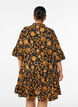 Blomstret bomuldskjole med fl&aelig;sedetaljer og l&oslash;s A-form, Orange, Model image number 2