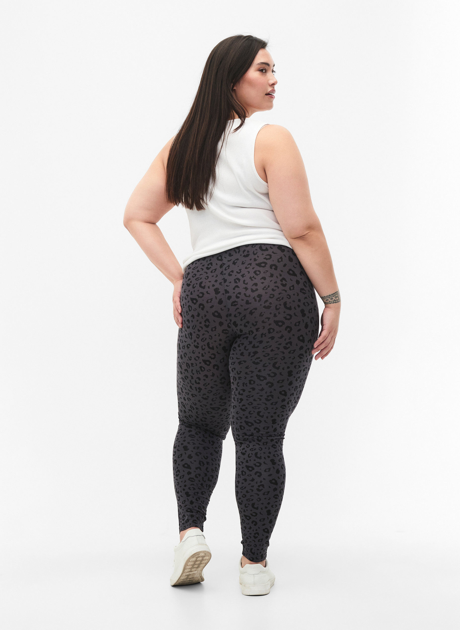 Zizzi Viskose leggings med leo print, Gr&aring;, Model image number 2