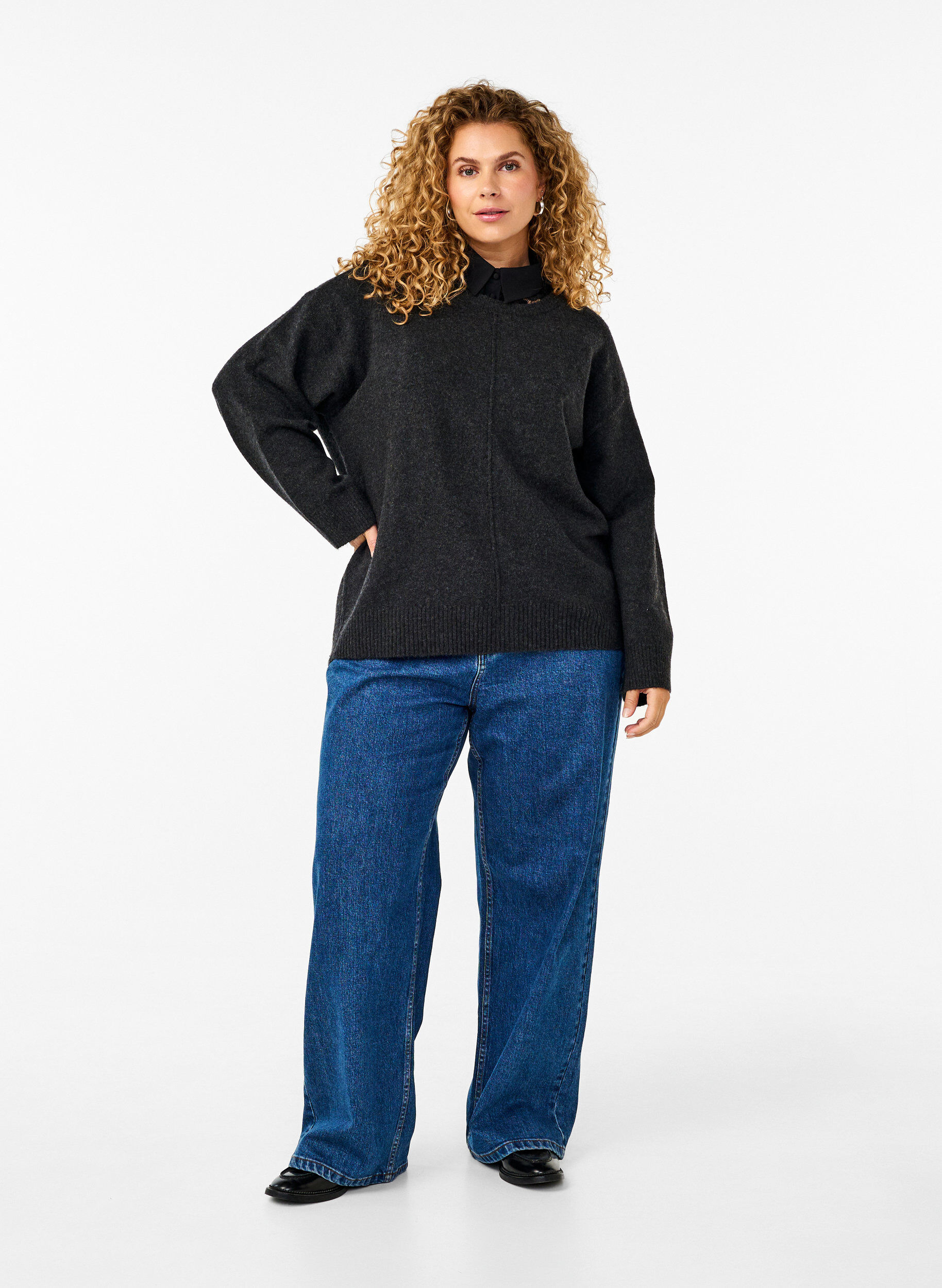 Zizzi Strikbluse med rund hals og midters&oslash;m, Dark Grey Melange, Model image number 2