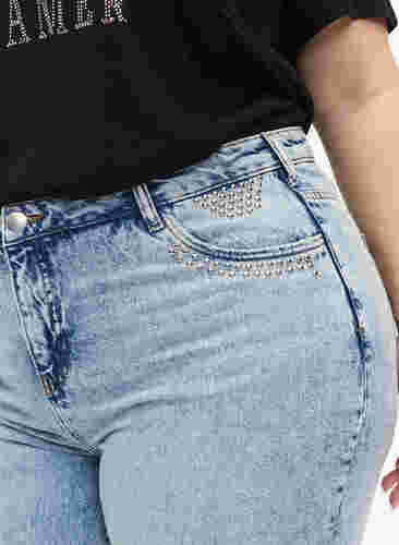 Cropped Vera jeans med nitter, Light blue denim, Model image number 3