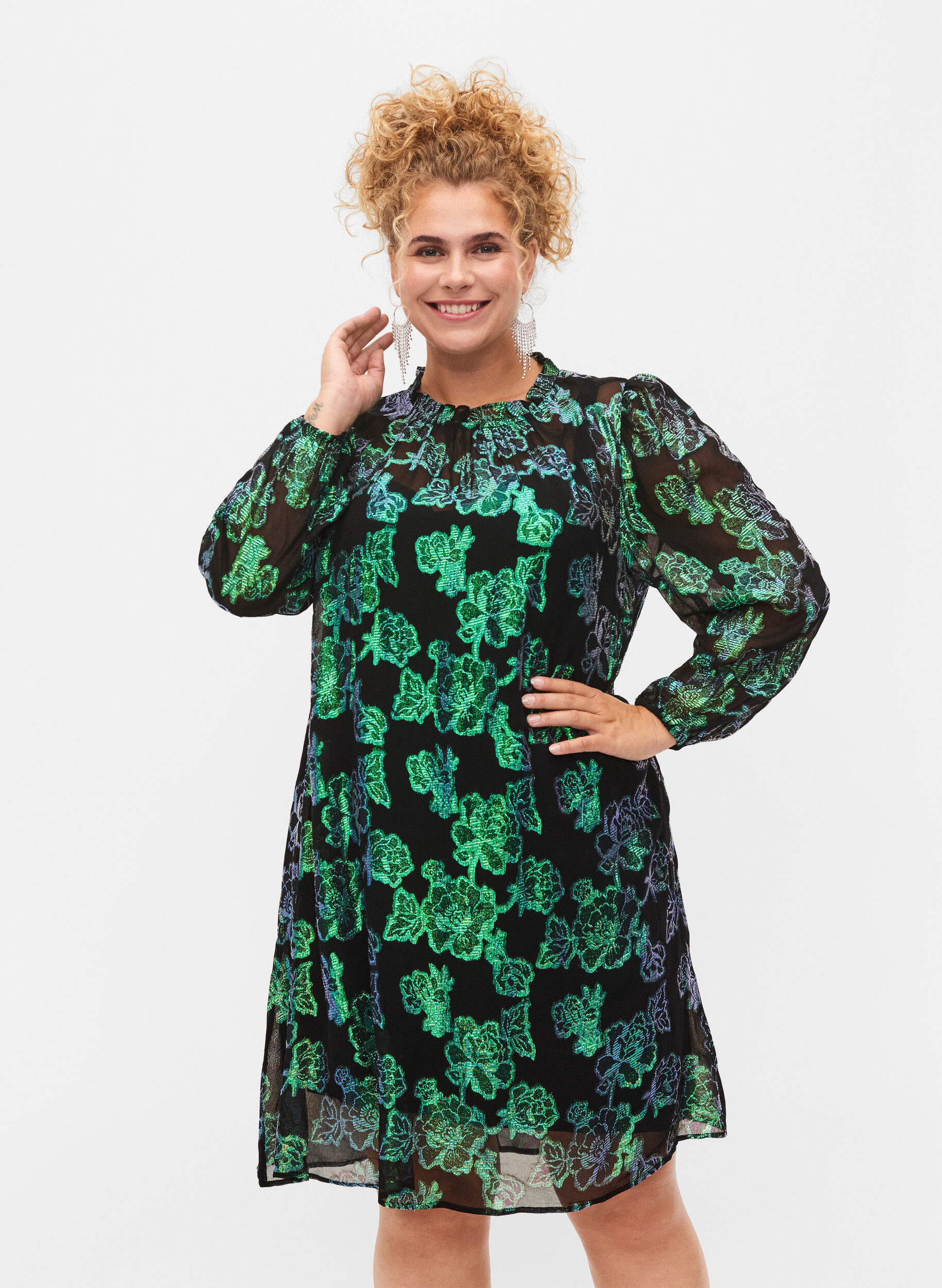 Zizzi Blomstret viskosekjole med lurex struktur, Black w. Green Lurex, Model image number 0