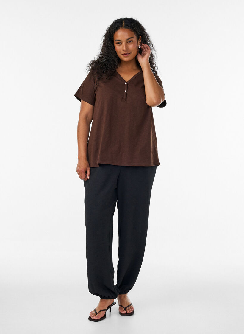 T-shirt med knapdetalje, Brun, Model image number 1
