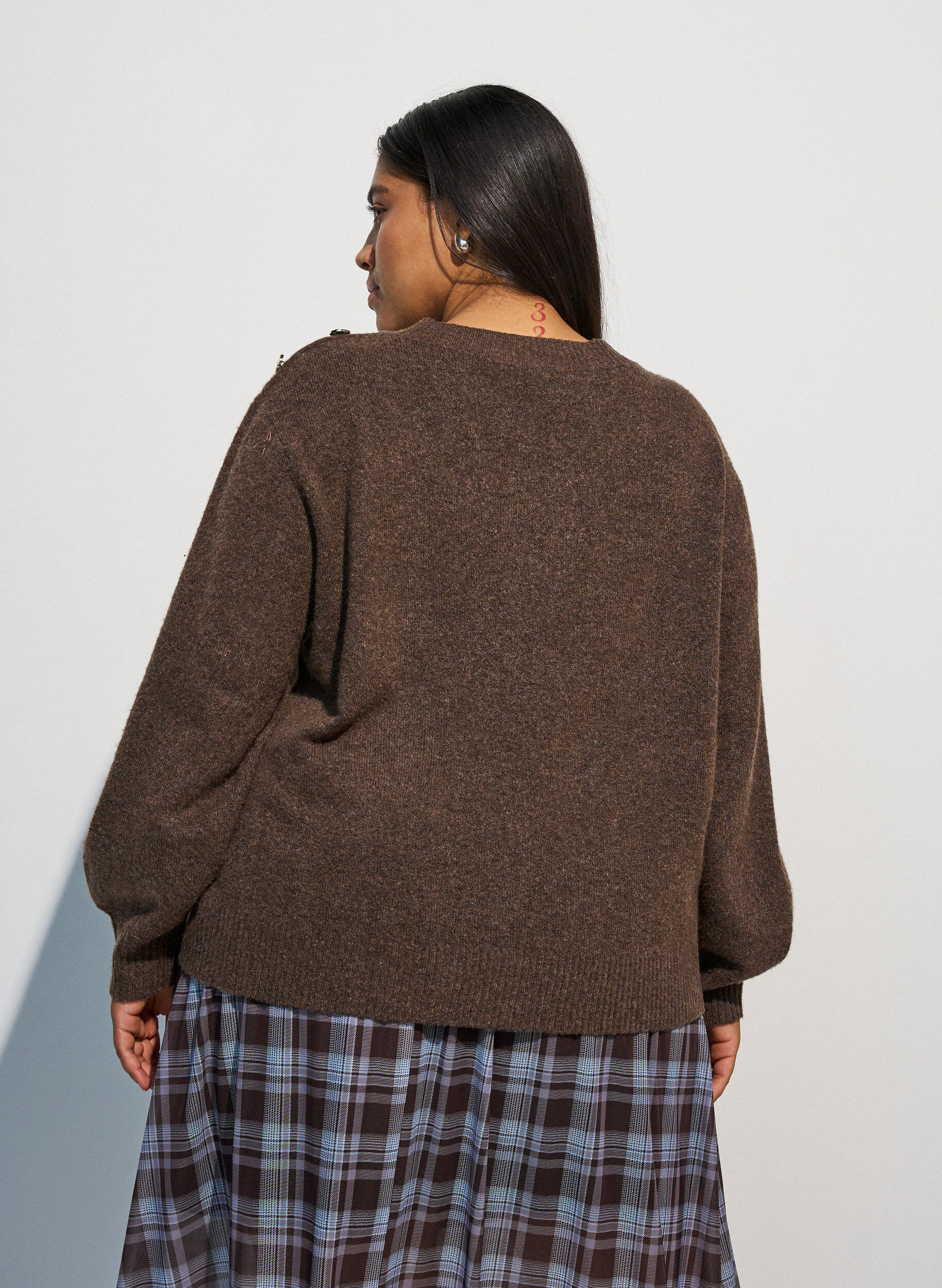 ZizziStrikbluse med knapdetalje, Brun, Model image number 2