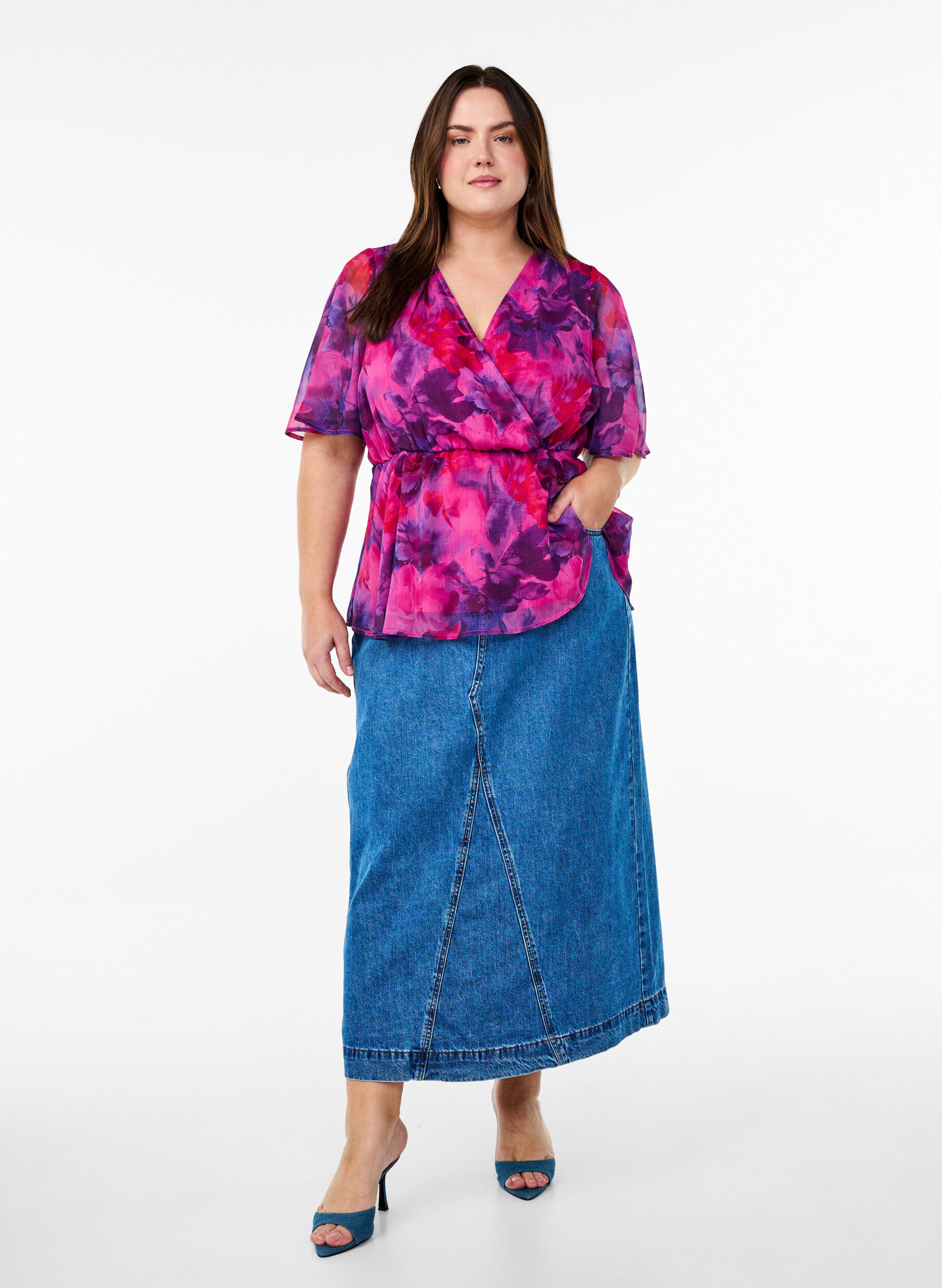 ZizziBlomstret chiffonbluse med korte &aelig;rmer, R&oslash;d, Model image number 1