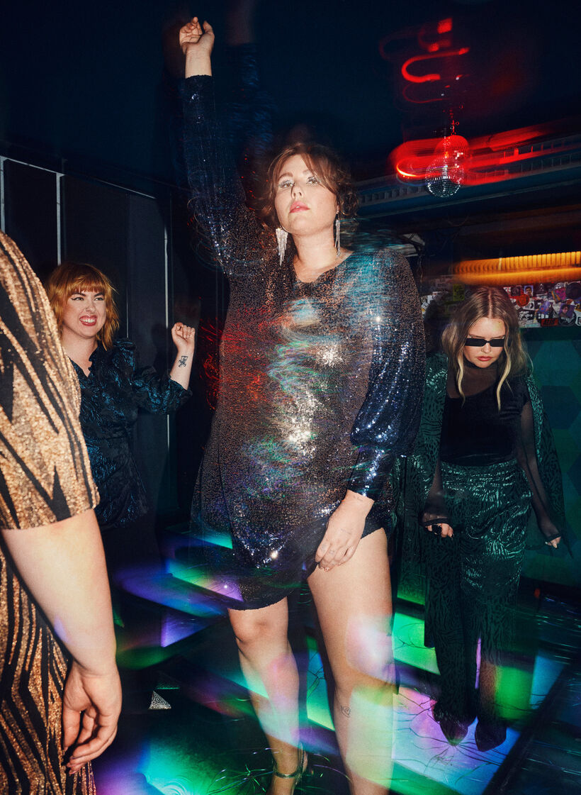 Pailletkjole med ballonærmer, Evening Blue Cobber, Image image number 1