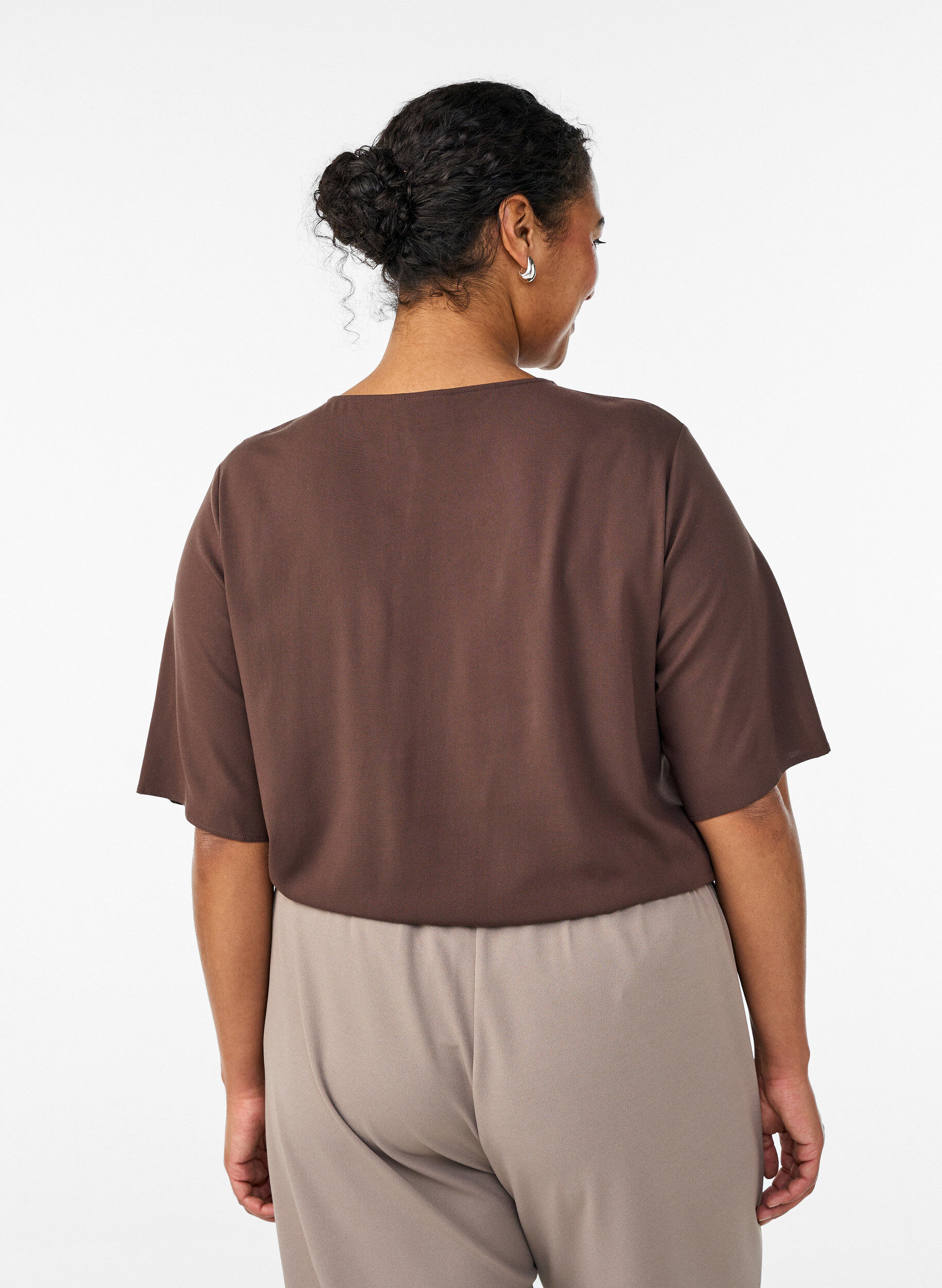 ZizziKort&aelig;rmet v&aelig;vet bluse med rund hals, Brun, Model image number 2