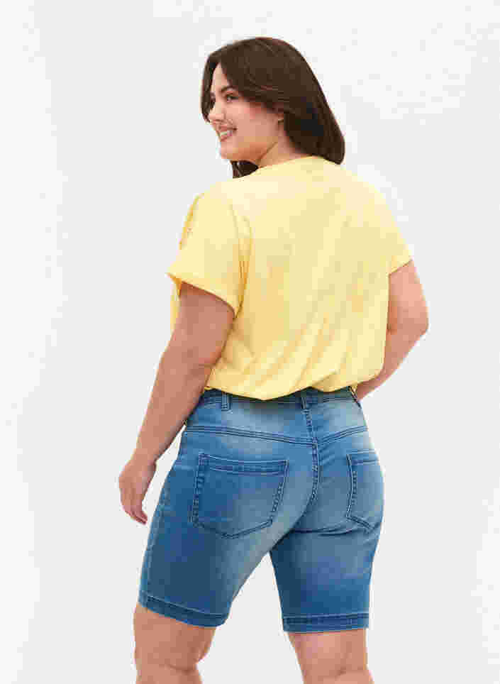 Slim fit Emily shorts med normal talje, Light blue denim, Model image number 1