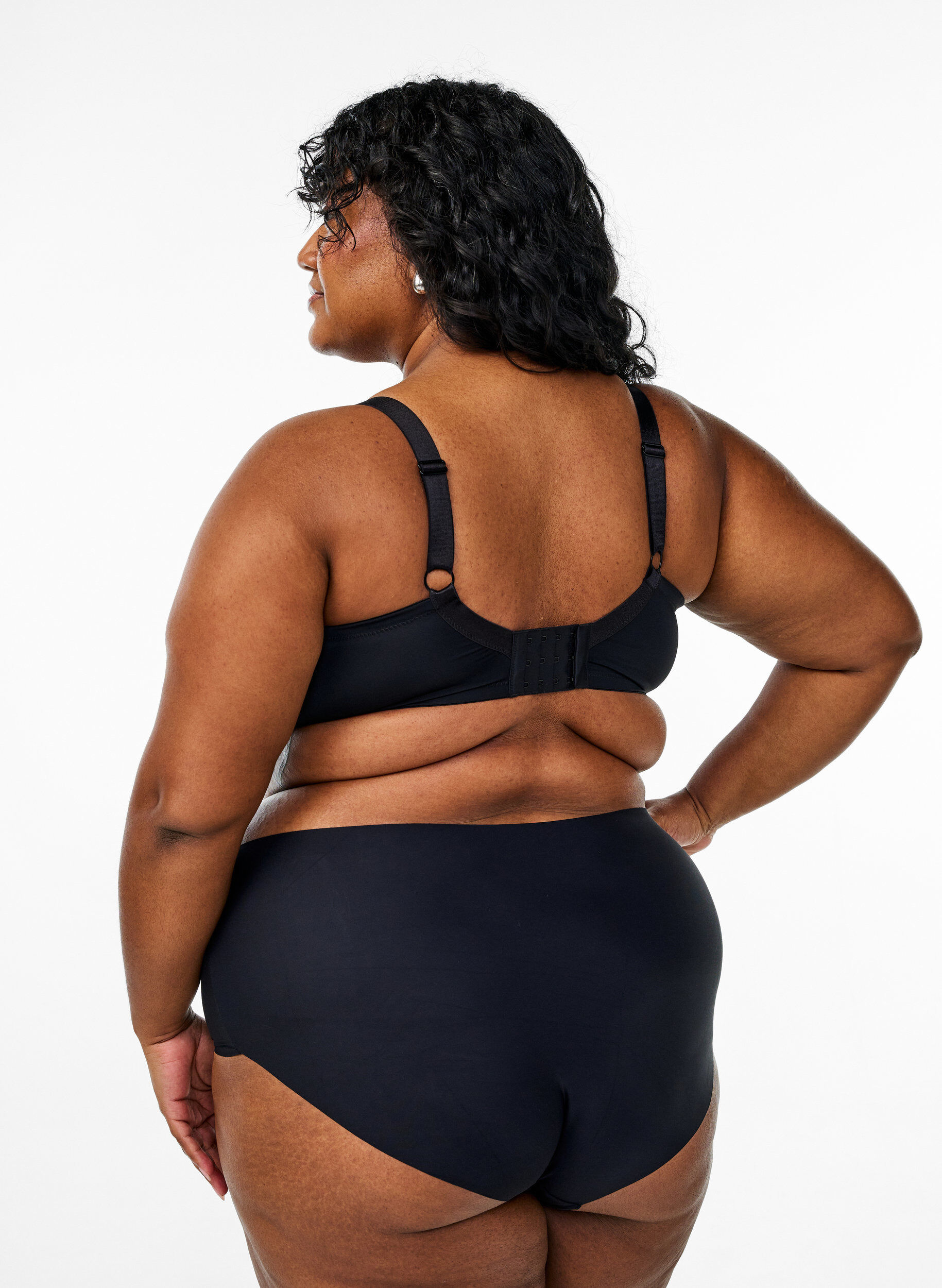 Zizzi Formst&oslash;bt bh i microfiber med satin-detalje, Sort, Model image number 2