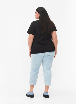 Cropped Mille mom jeans med print, Light blue denim, Model image number 1