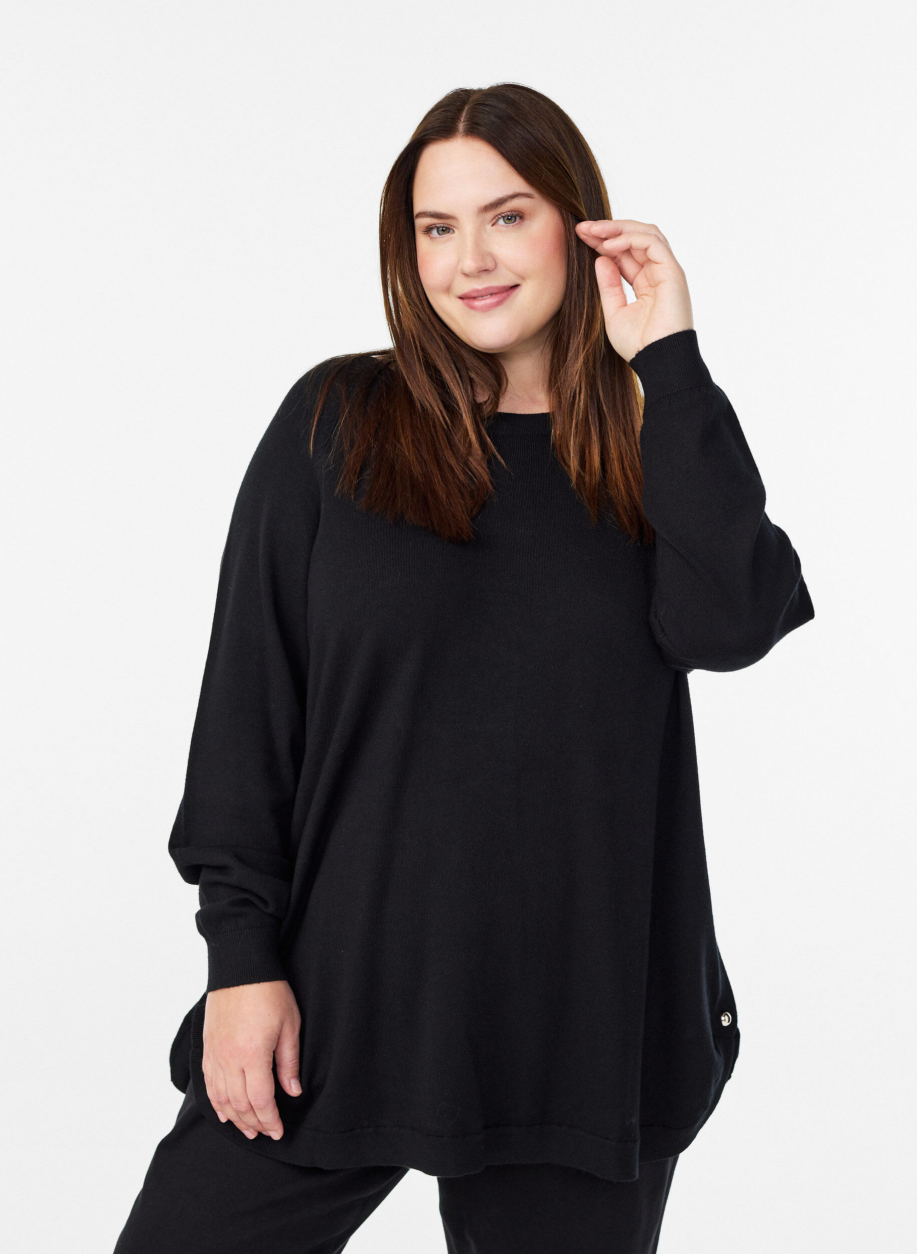 Strikbluse med knapper i siden, Sort, Model