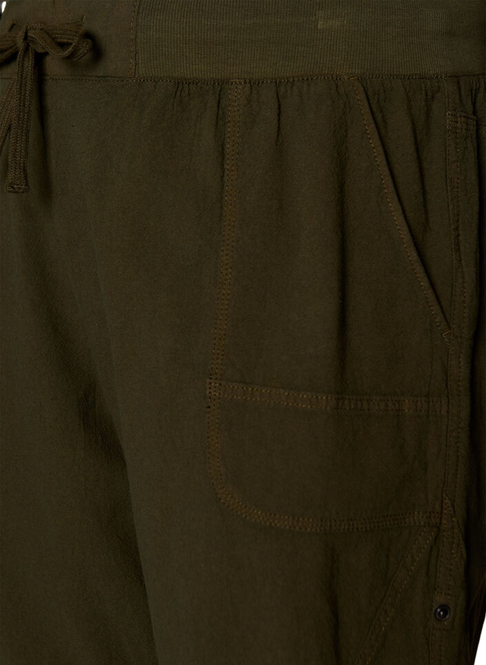 L&oslash;se shorts i bomuld med lommer, Gr&oslash;n, Packshot image number 2