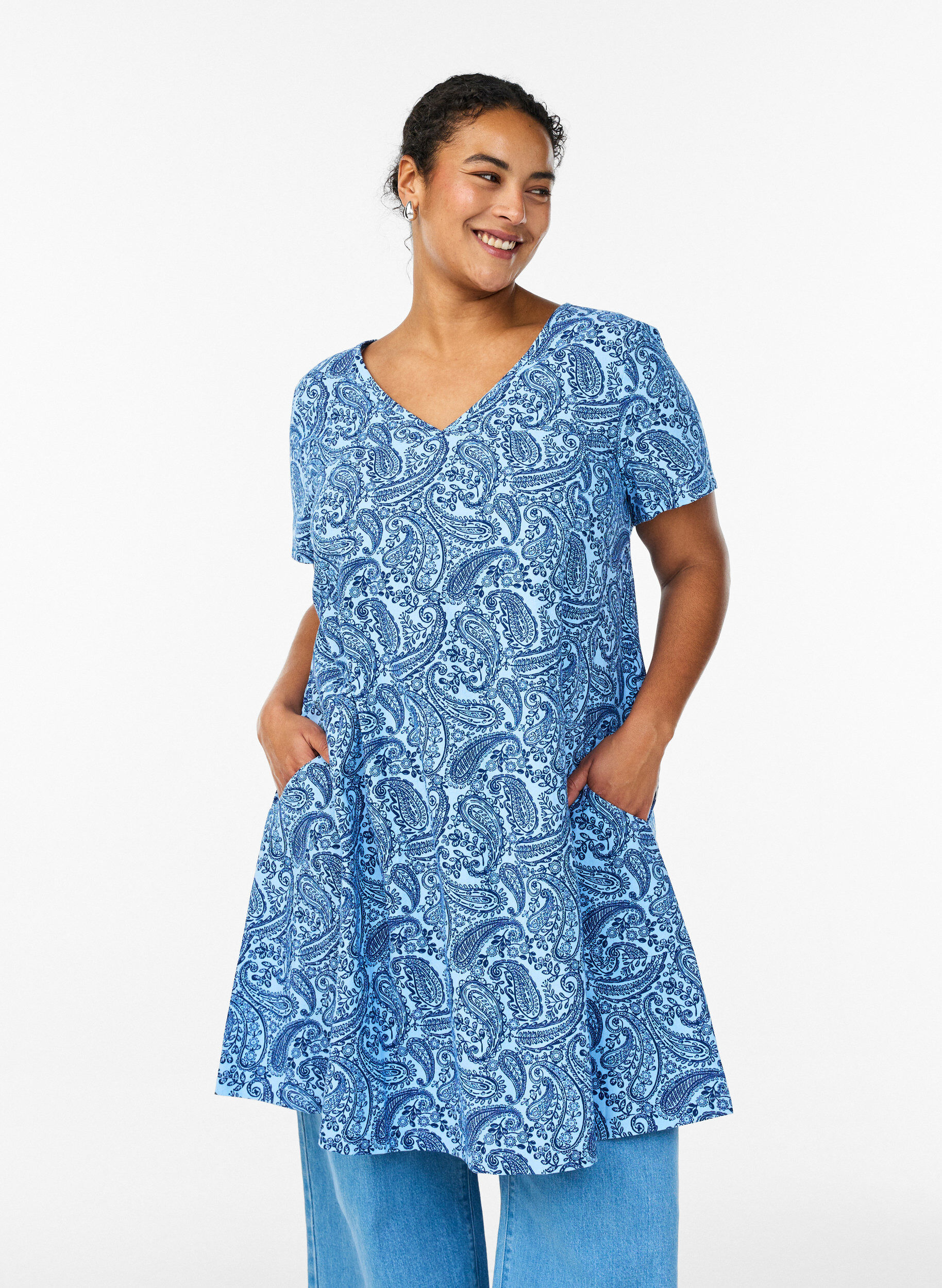 Kort a-shape kjole med paisleyprint, Bl&aring;, Model