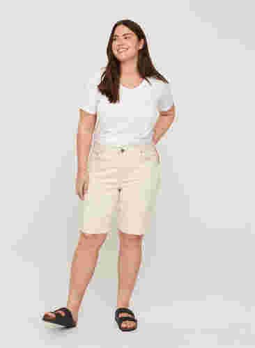 Denim shorts med rå kanter, Light Yellow, Model image number 2