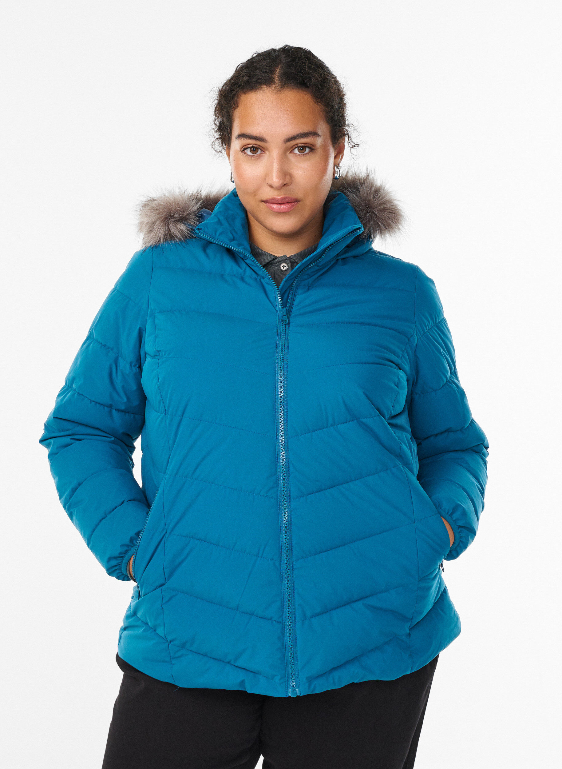 Kort pufferjakke med h&aelig;tte, Bl&aring;, Model