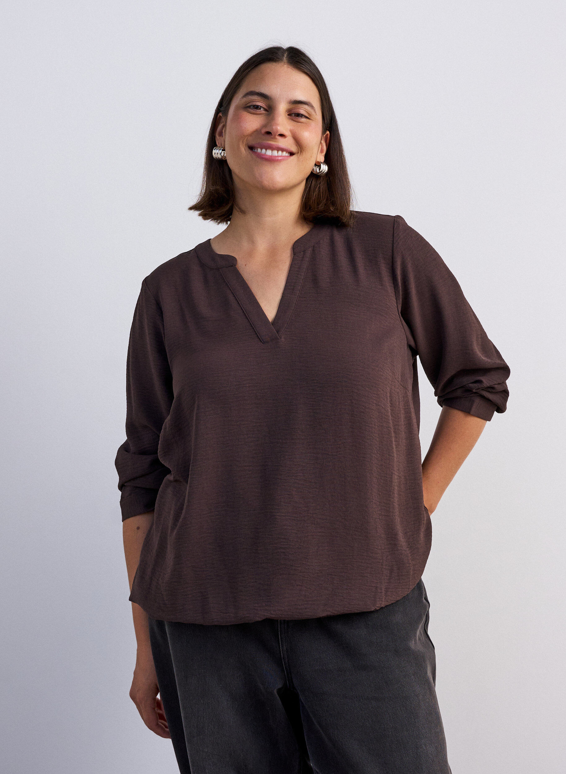 ZizziBluse med ballonform og V-udsk&aelig;ring, Brun, Model image number 0