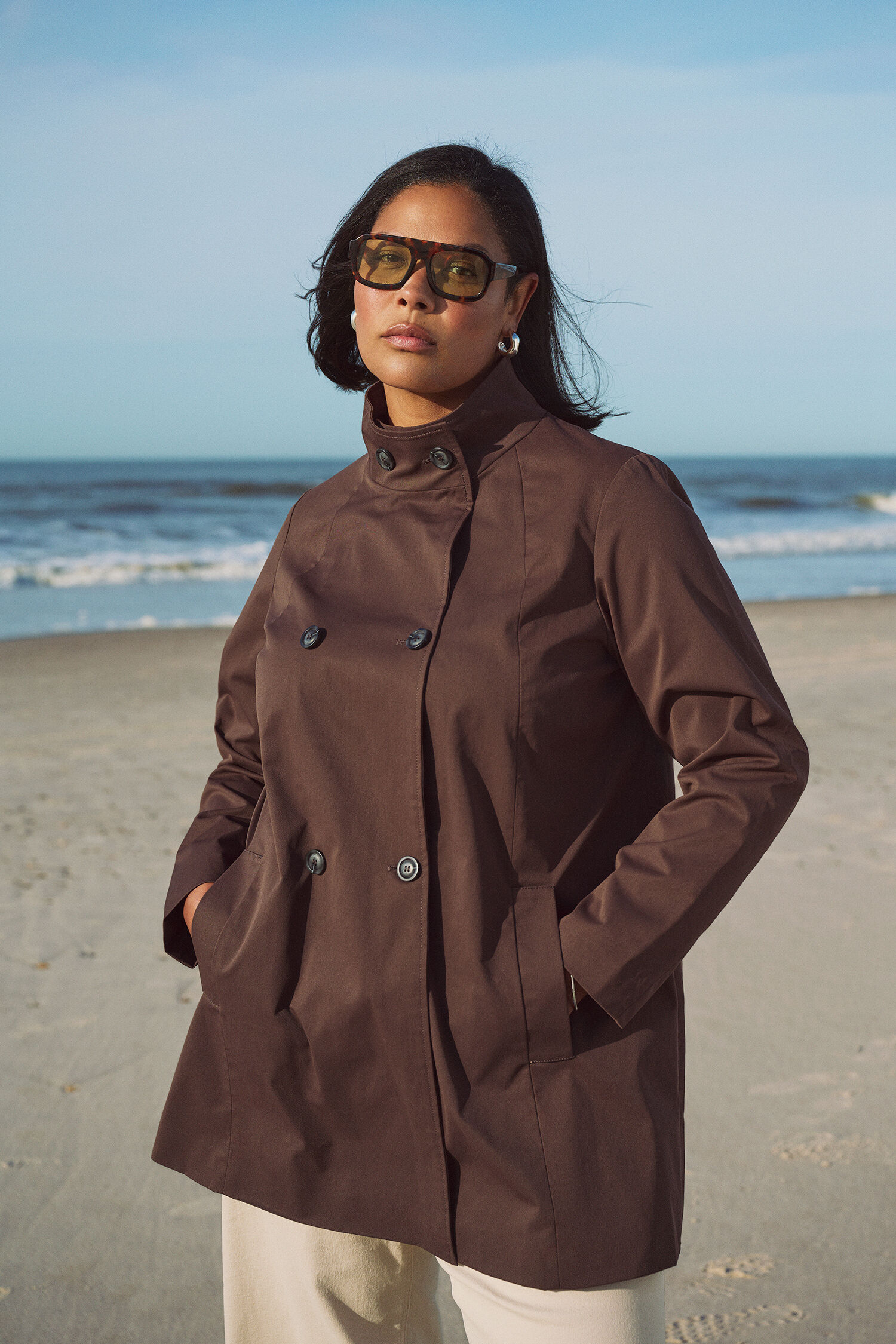 Zizzi Vandafvisende for&aring;rsjakke i brun, , Model