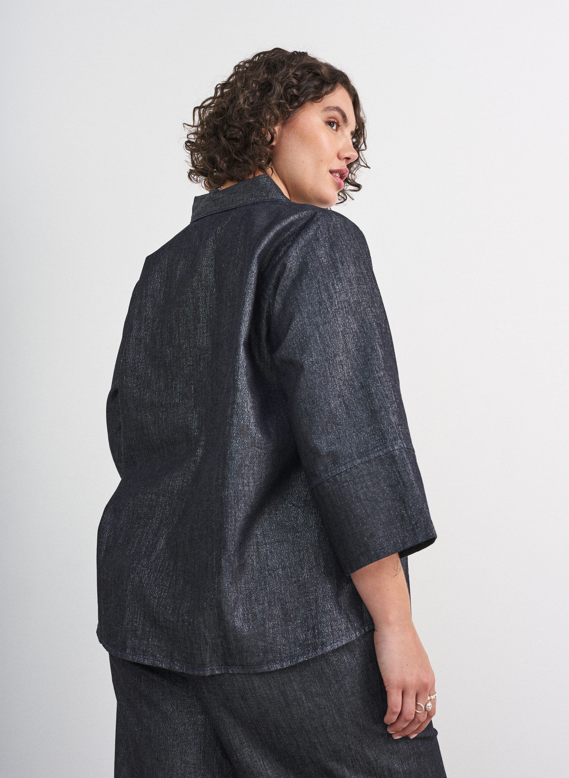 ZizziDenimskjorte med glimmertr&aring;d og 3/4-&aelig;rmer, Gr&aring;, Model image number 2