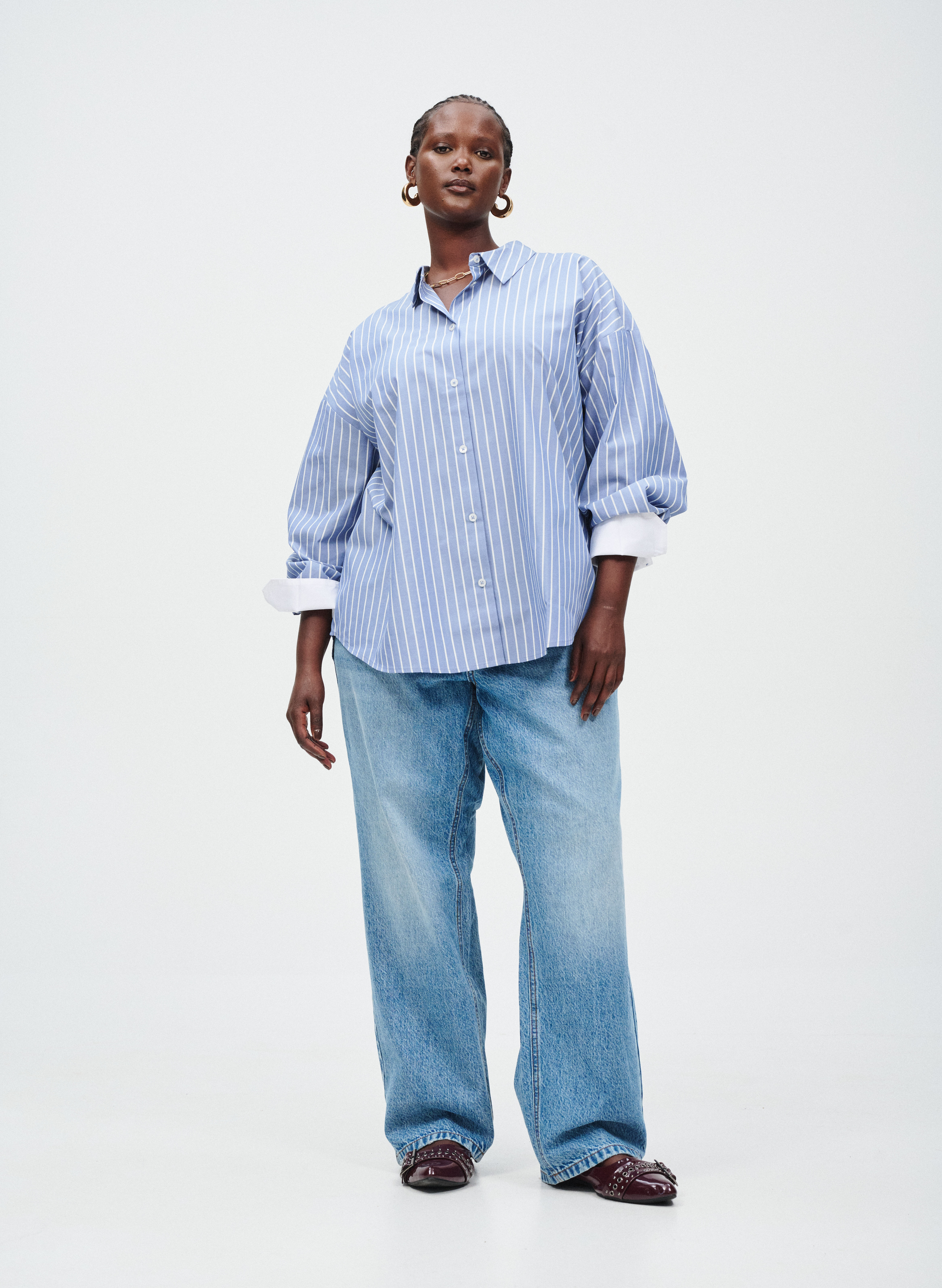 Zizzi Bl&aring; skjorte med striber, , Model