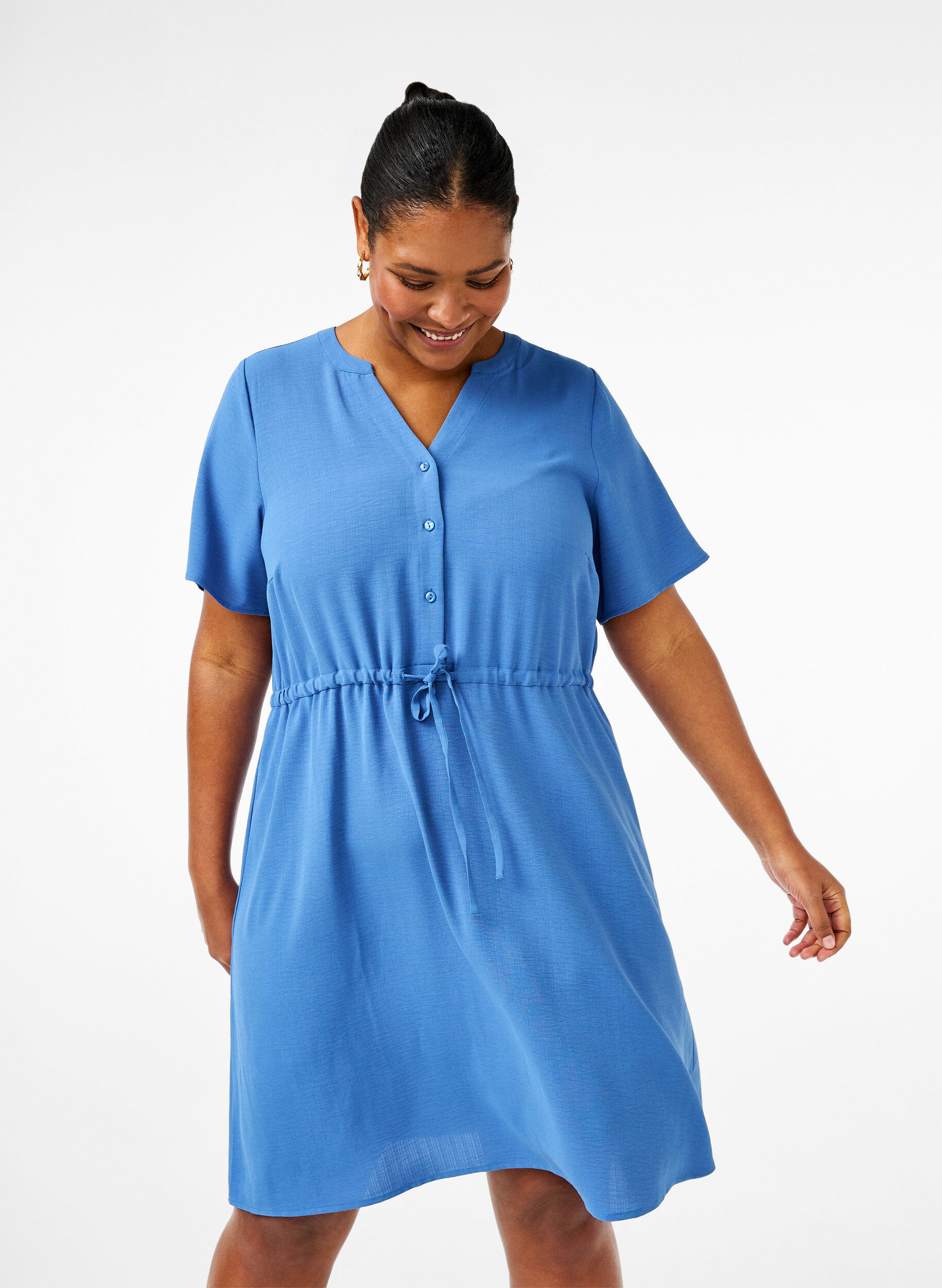 Zizzi Kjole med korte &aelig;rmer og bindeb&aring;nd i taljen, Riverside, Model image number 0