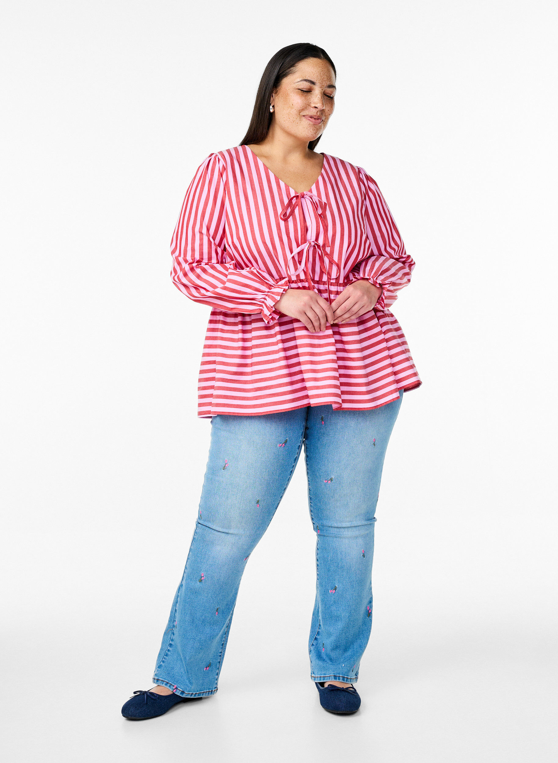 Zizzi Bluse med striber og sl&oslash;jfer, R&oslash;d, Model image number 1