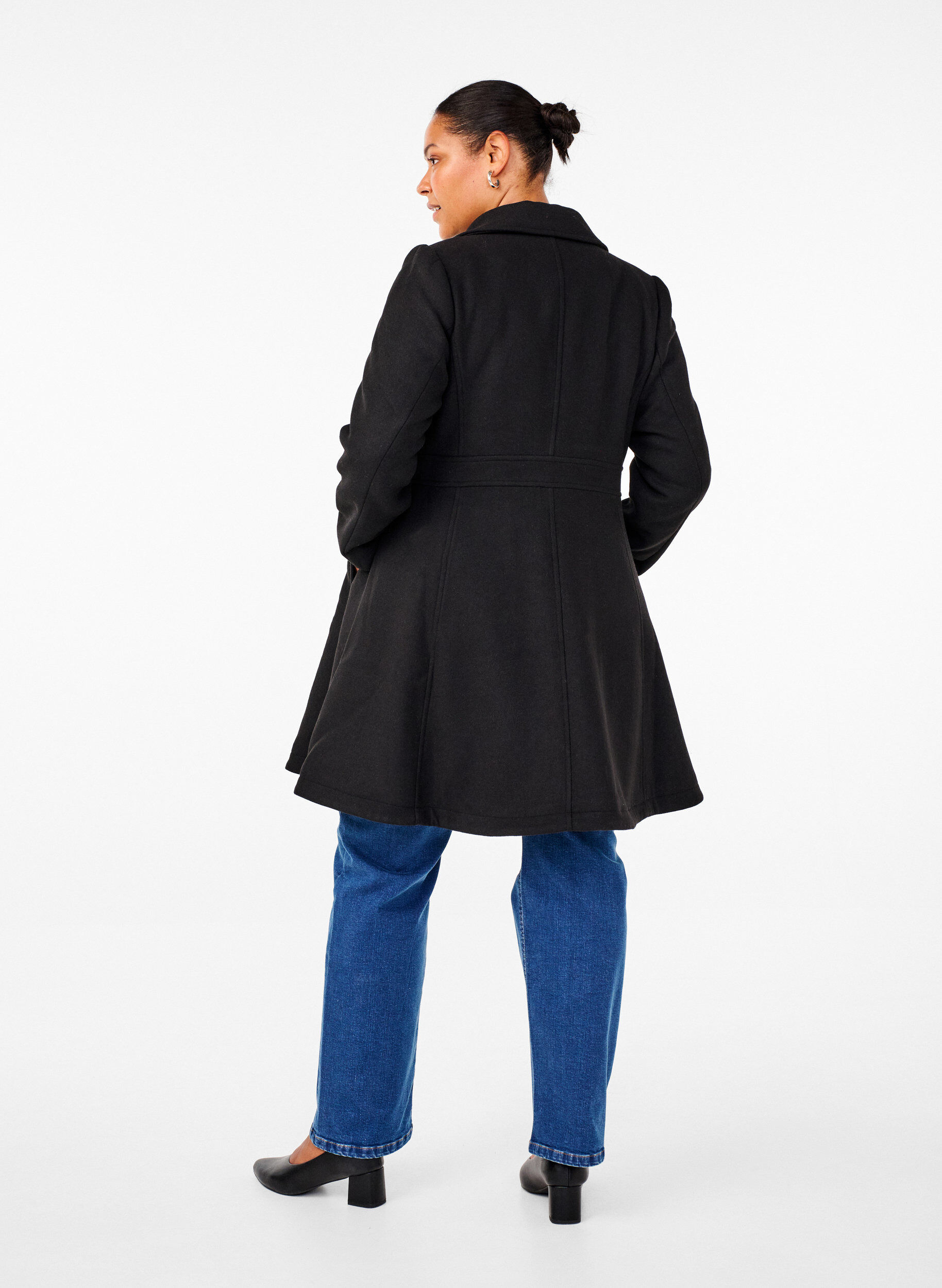 ZizziA-formet uldfrakke med lommer, Sort, Model image number 2