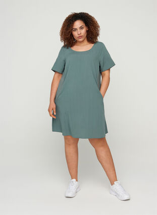 Kortærmet viskose kjole med lommer, Balsam Green, Model image number 2