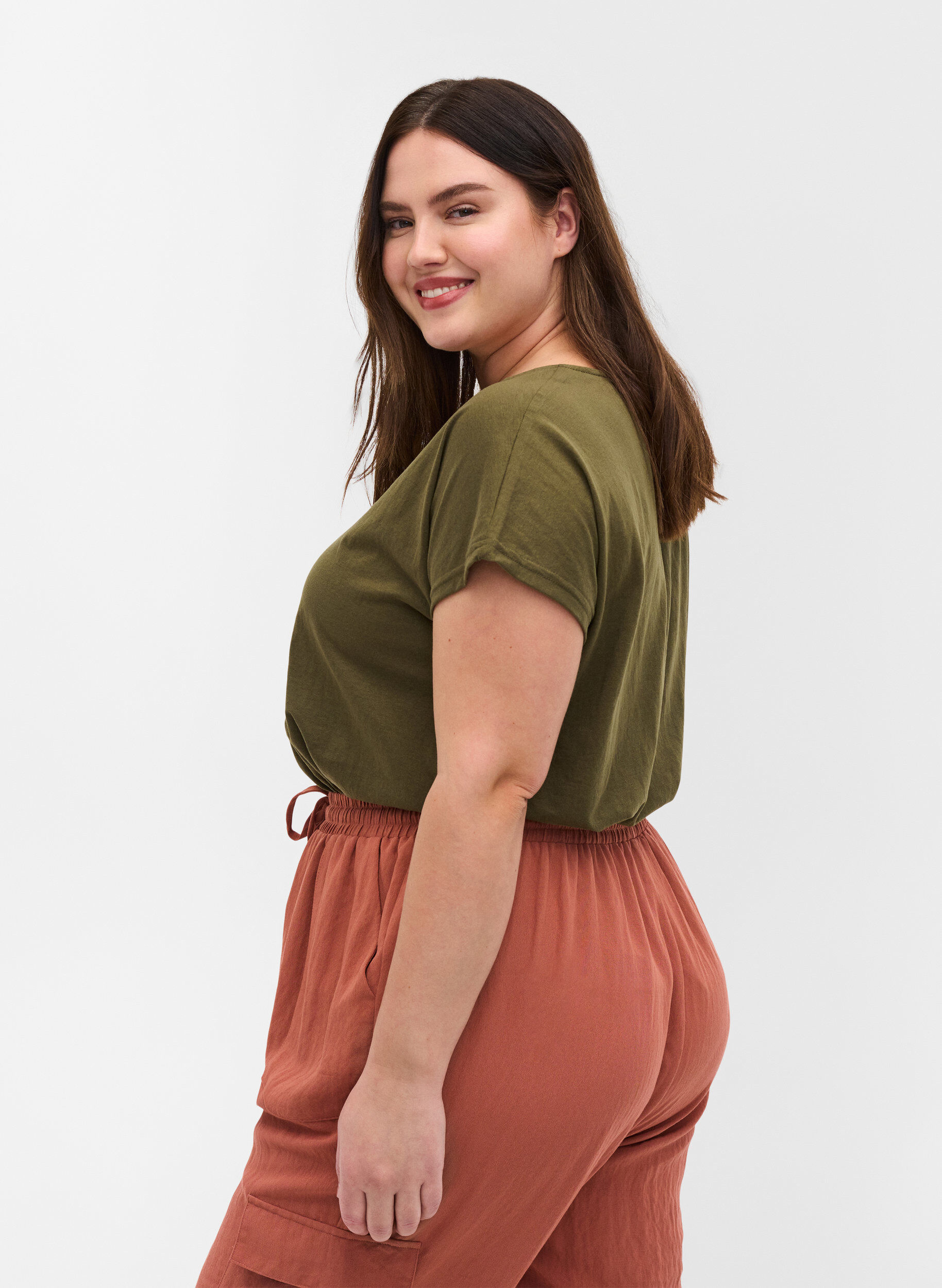 Zizzi T-shirt i bomuldsmix, Ivy Green, Model image number 2