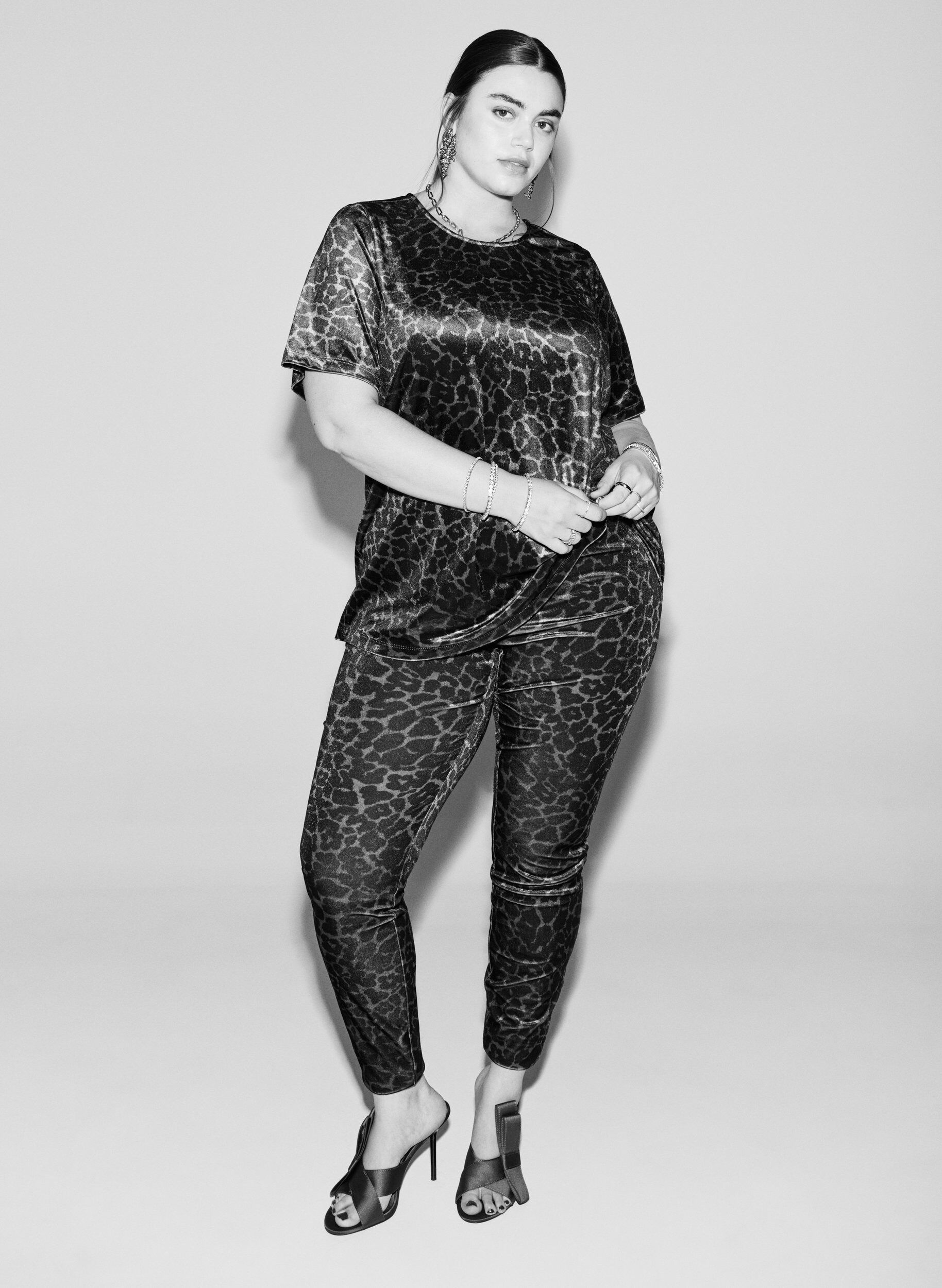Zizzi Leggings i velour med leopardm&oslash;nster, Brun, Image image number 0
