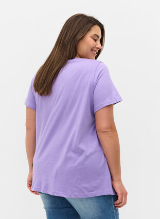 Kortærmet bomulds t-shirt med tryk , Paisley Purple TEXT, Model image number 1