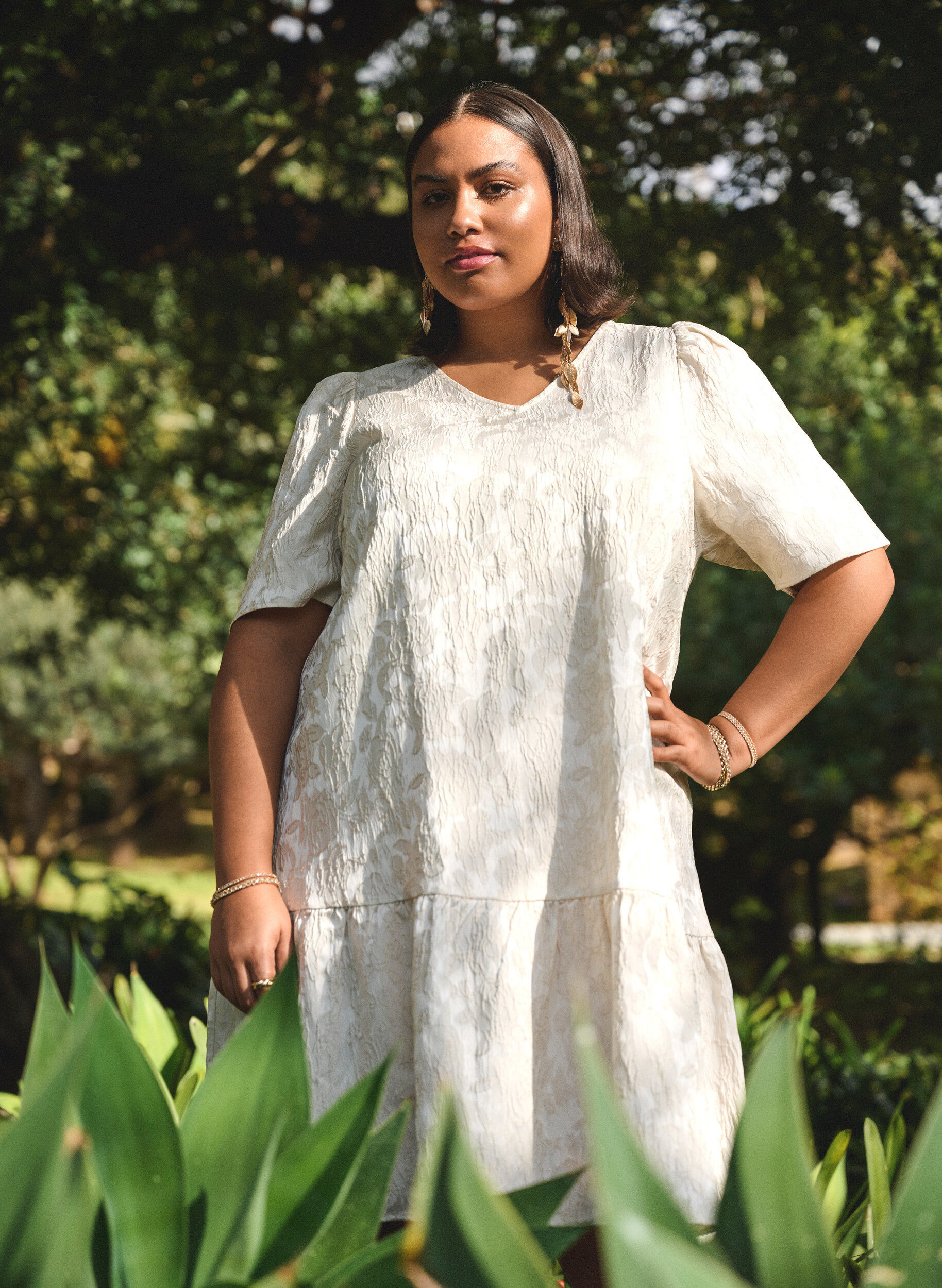 Zizzi Kn&aelig;lang jacquardkjole med korte &aelig;rmer, Whisper White, Image image number 0