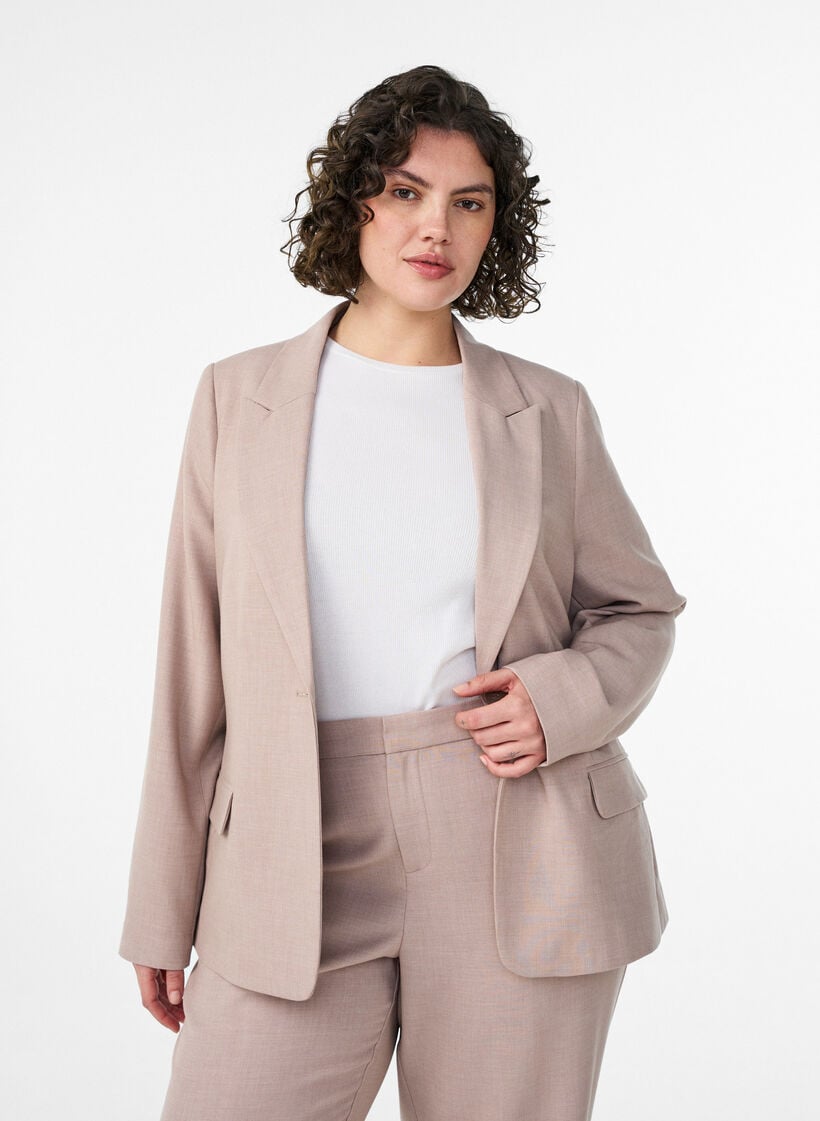 Klassisk blazer med enkel knaplukning og lommer, Beige, Model