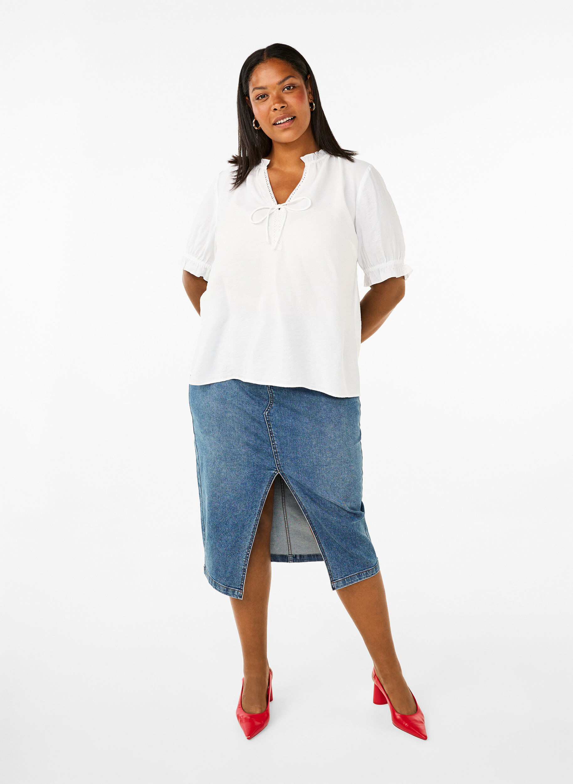 Zizzi Kort&aelig;rmet viskosebluse med fl&aelig;sedetaljer, Bright White, Model image number 3