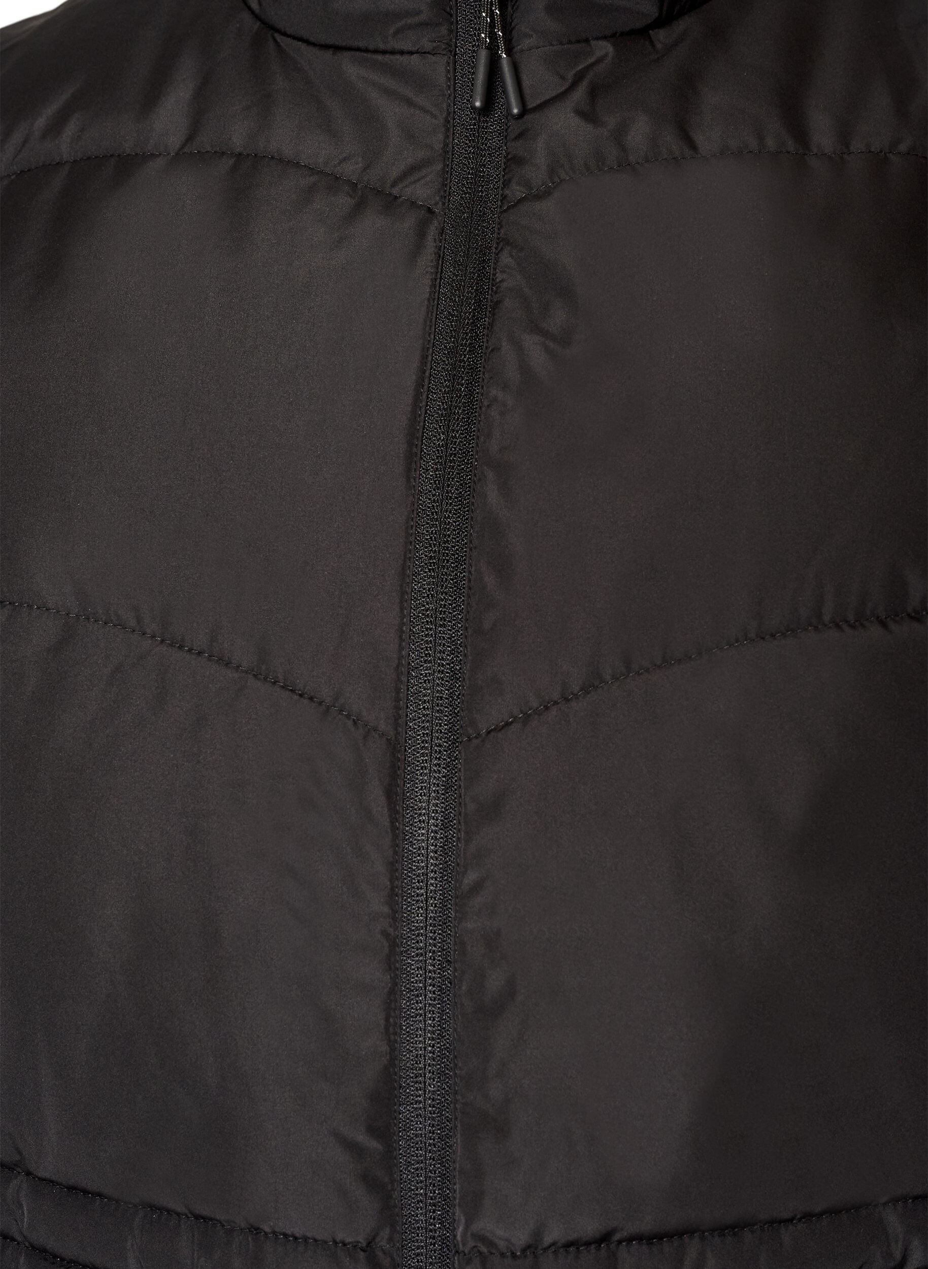 ZizziPuffervest med justerbar talje, Sort, Packshot image number 2