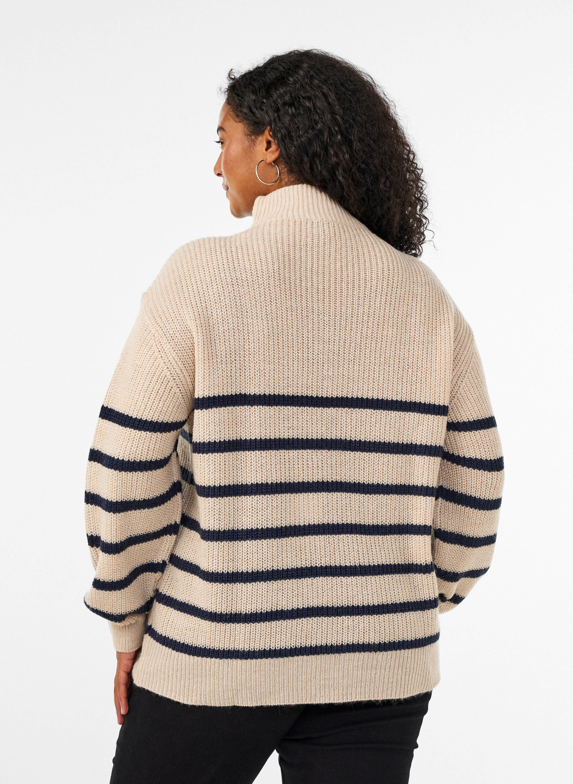 ZizziStriktr&oslash;je med h&oslash;j hals og lynl&aring;s, Vanilla, Model image number 2