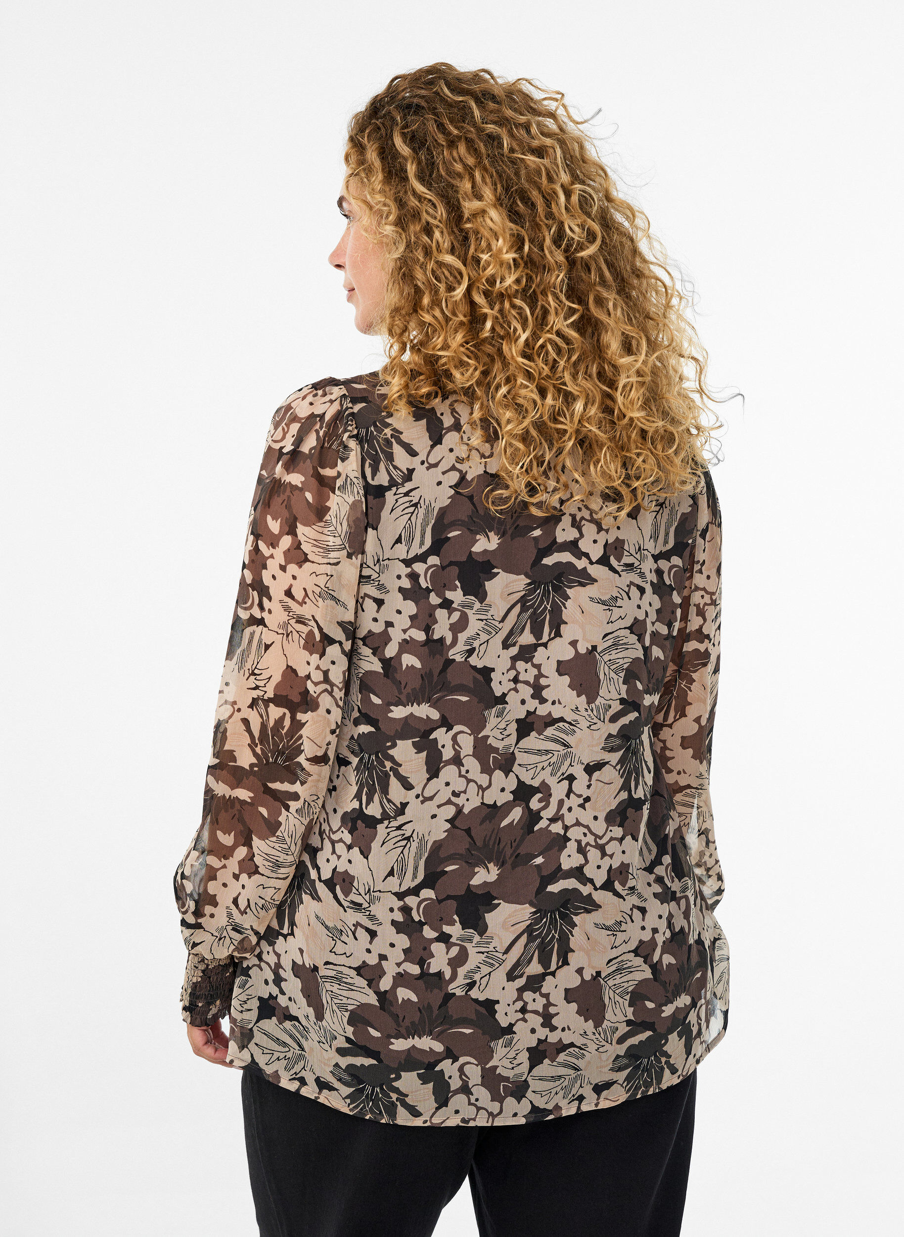 Zizzi Bluse med blomsterprint, Sort, Model image number 2