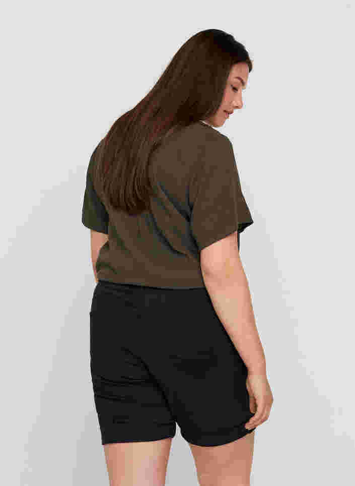 Denim shorts med høj talje, Black, Model image number 1