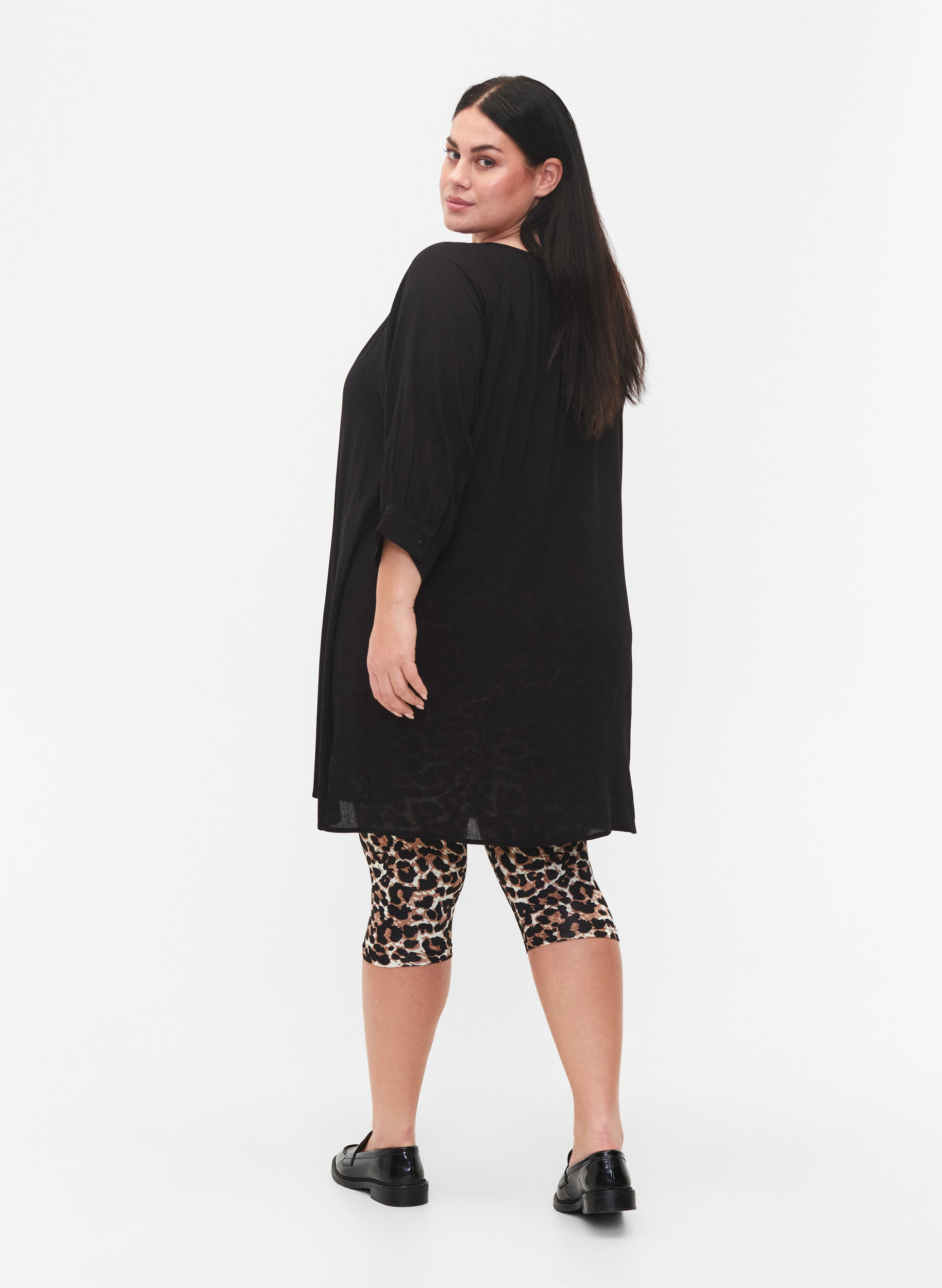 Zizzi 2-pak 3/4 leggings, Black / LEO AOP, Model image number 1