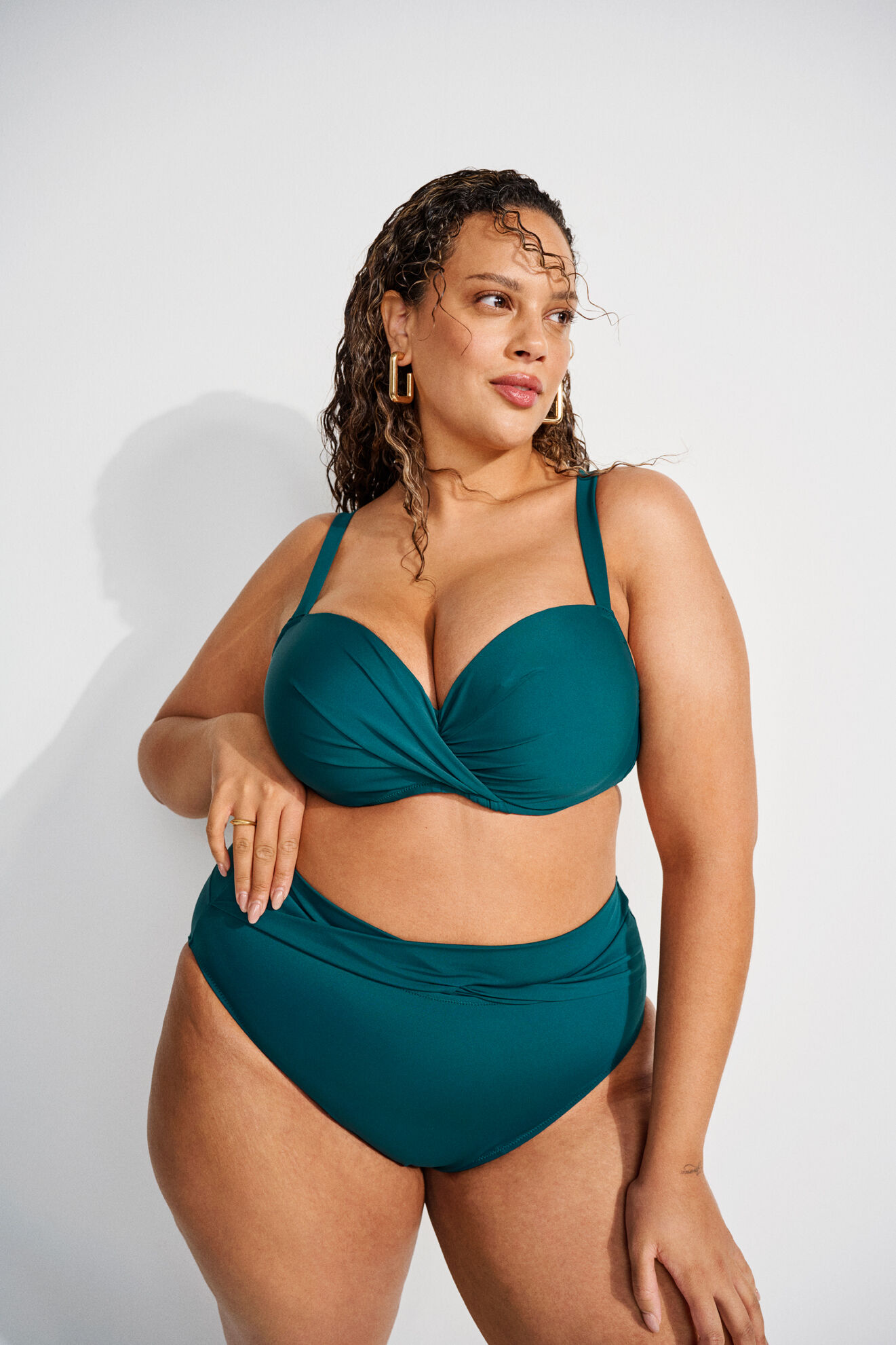 Zizzi Bikini med b&oslash;jle, , Model