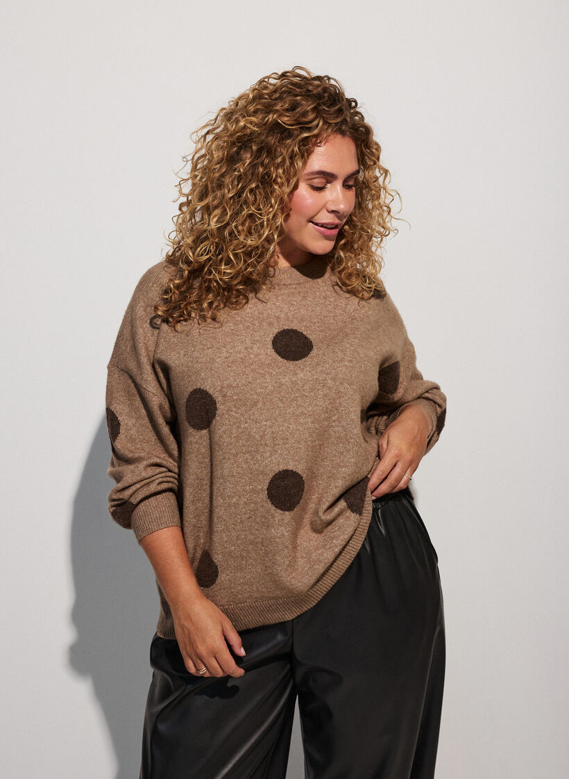 Strikbluse med prikket m&oslash;nster, Brun, Model image number 0