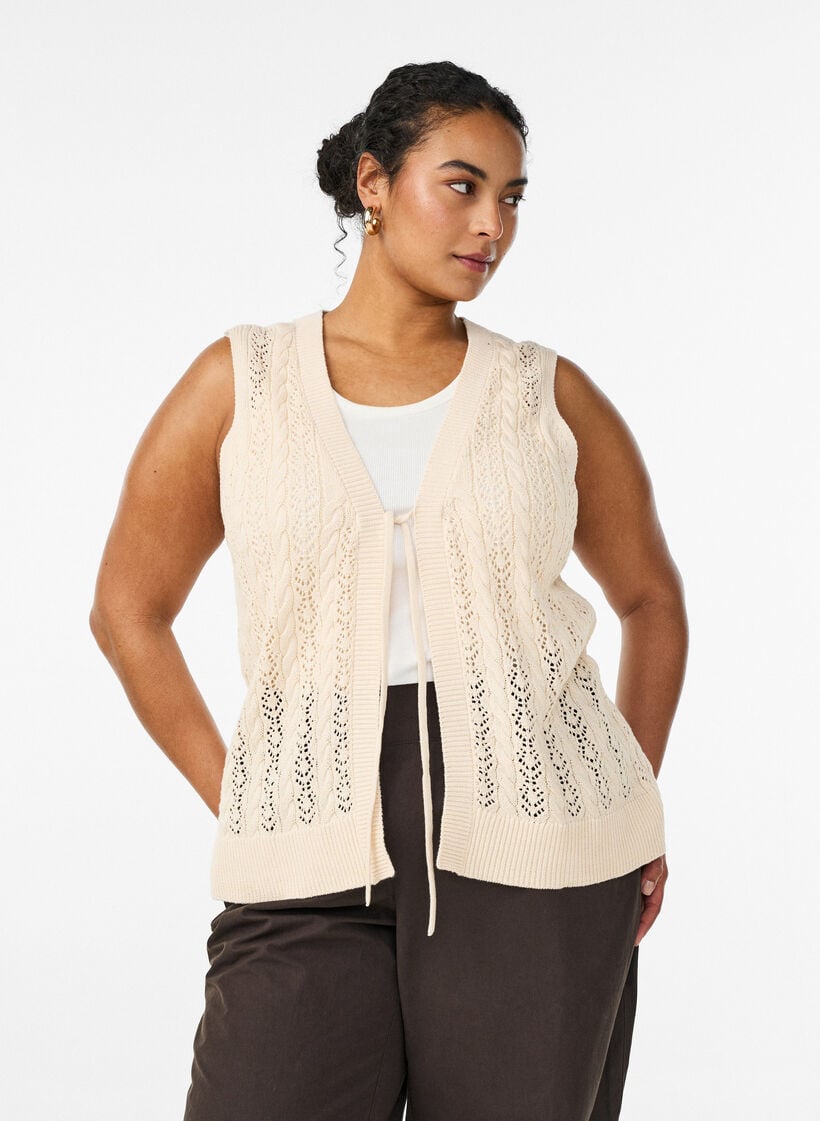 Strikket vest med hulm&oslash;nster og bindeb&aring;nd, Beige, Model image number 0