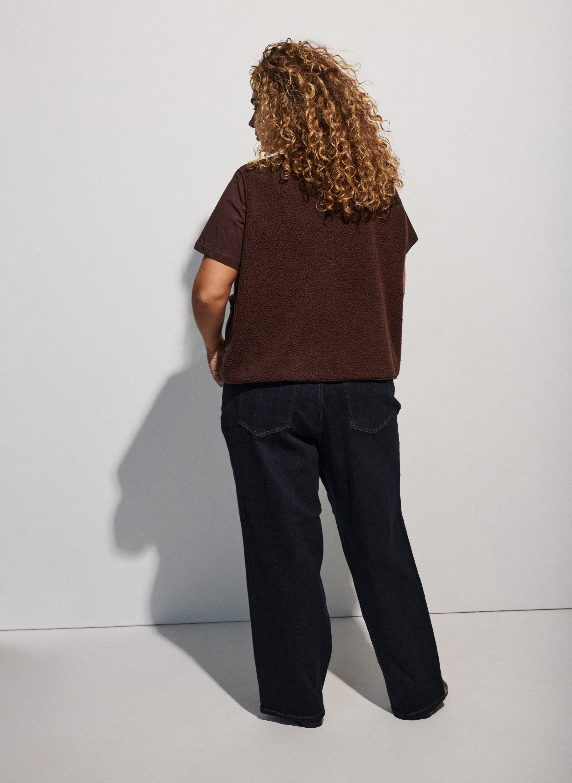 ZizziTeddy vest med knapper og lommer, Brun, Model image number 2