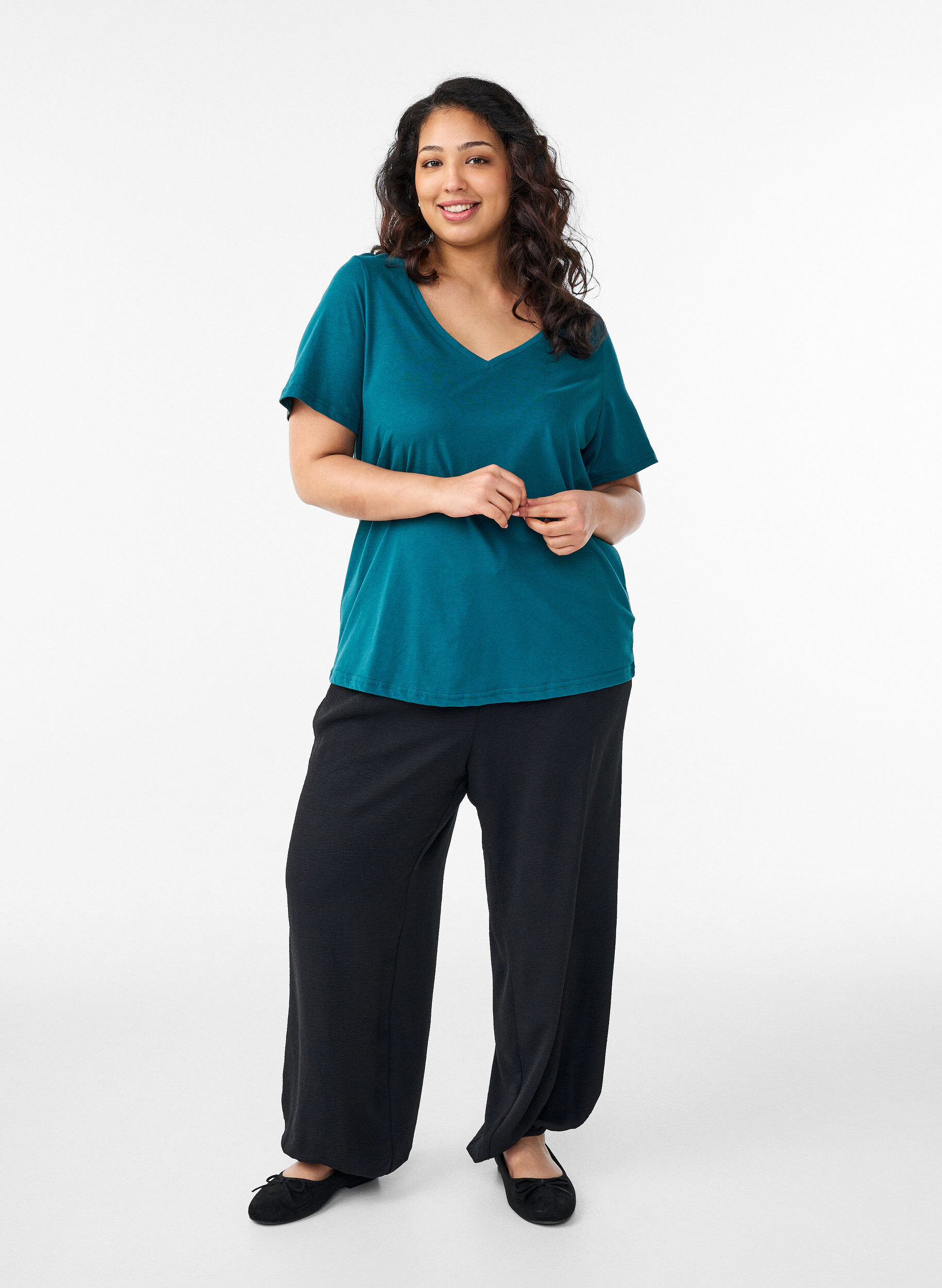 ZizziT-shirt med V-hals, Gr&oslash;n, Model image number 1