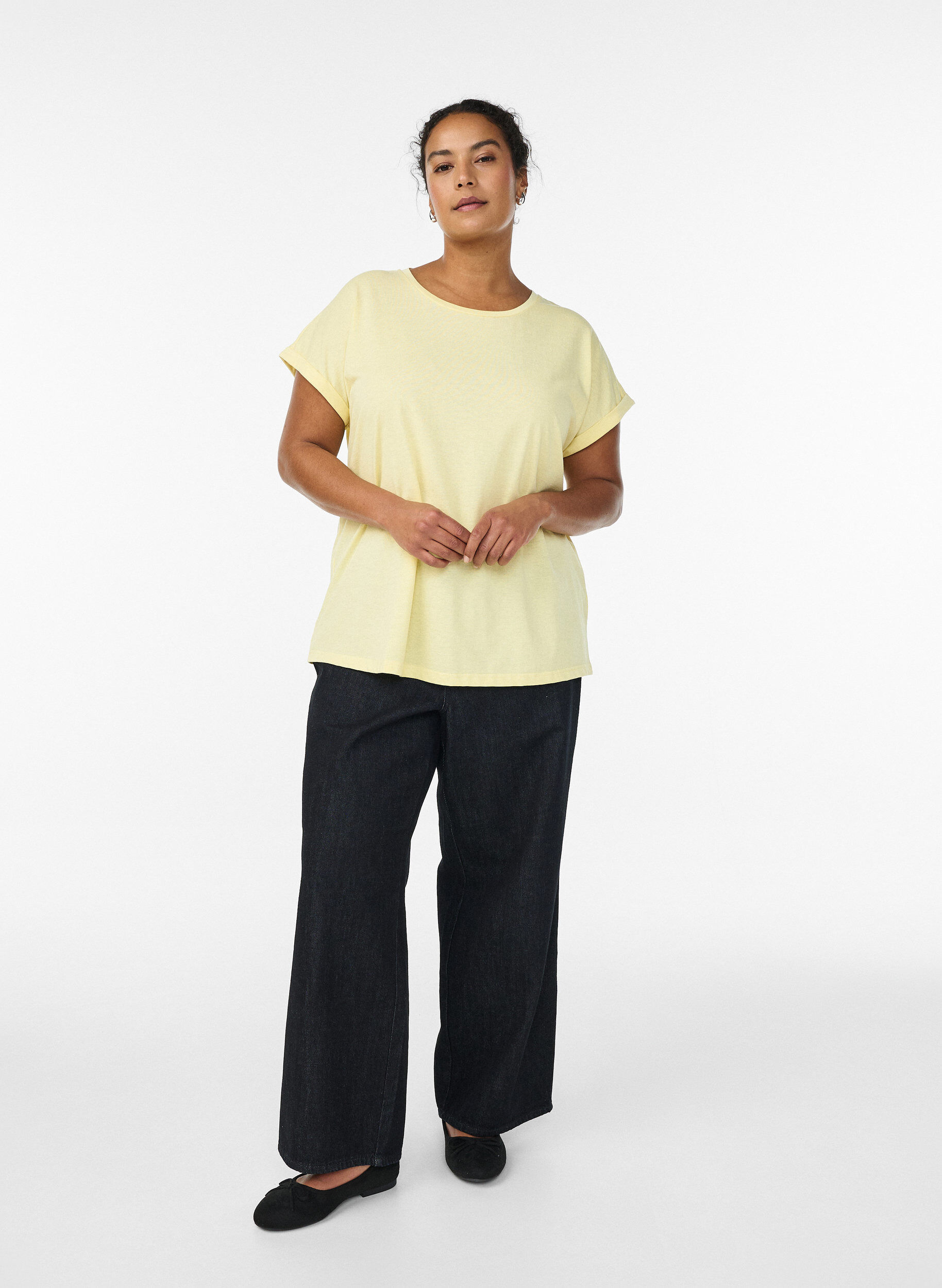 Zizzi Kort&aelig;rmet t-shirt i bomuldsblanding, Gul, Model image number 1