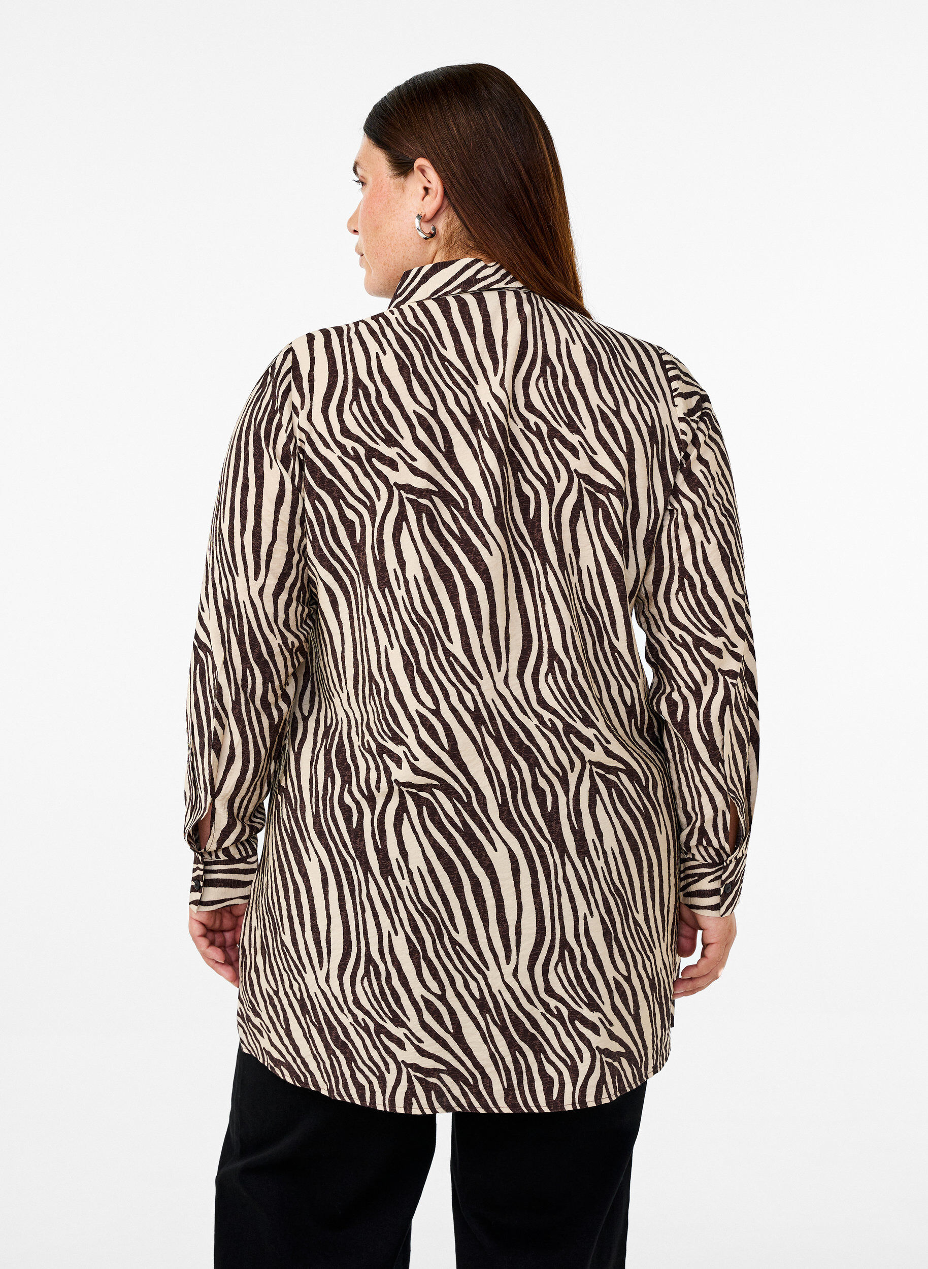 Zizzi Lang skjorte med leopardprint, Brun, Model image number 2
