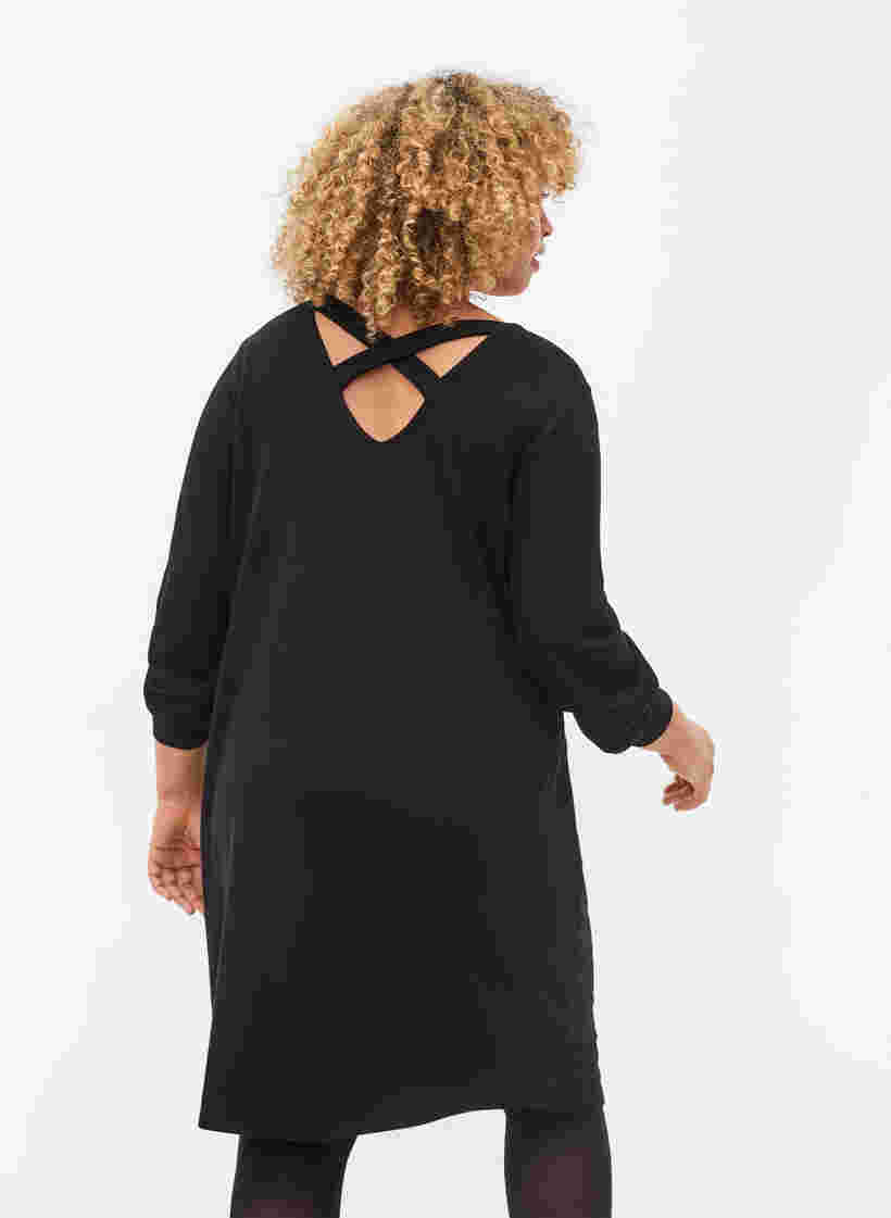 Langærmet kjole med rygdetalje, Black, Model image number 1
