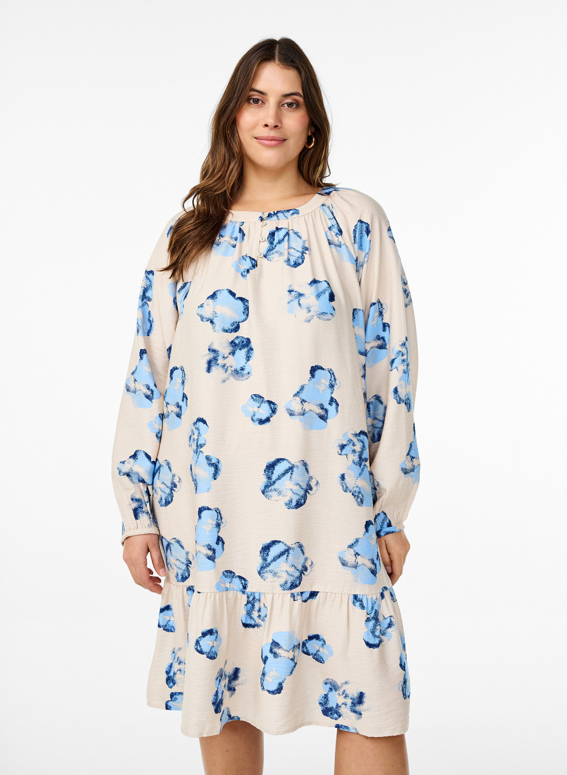 Kn&aelig;lang kjole med lange &aelig;rmer og A-snit, Vanilla, Model