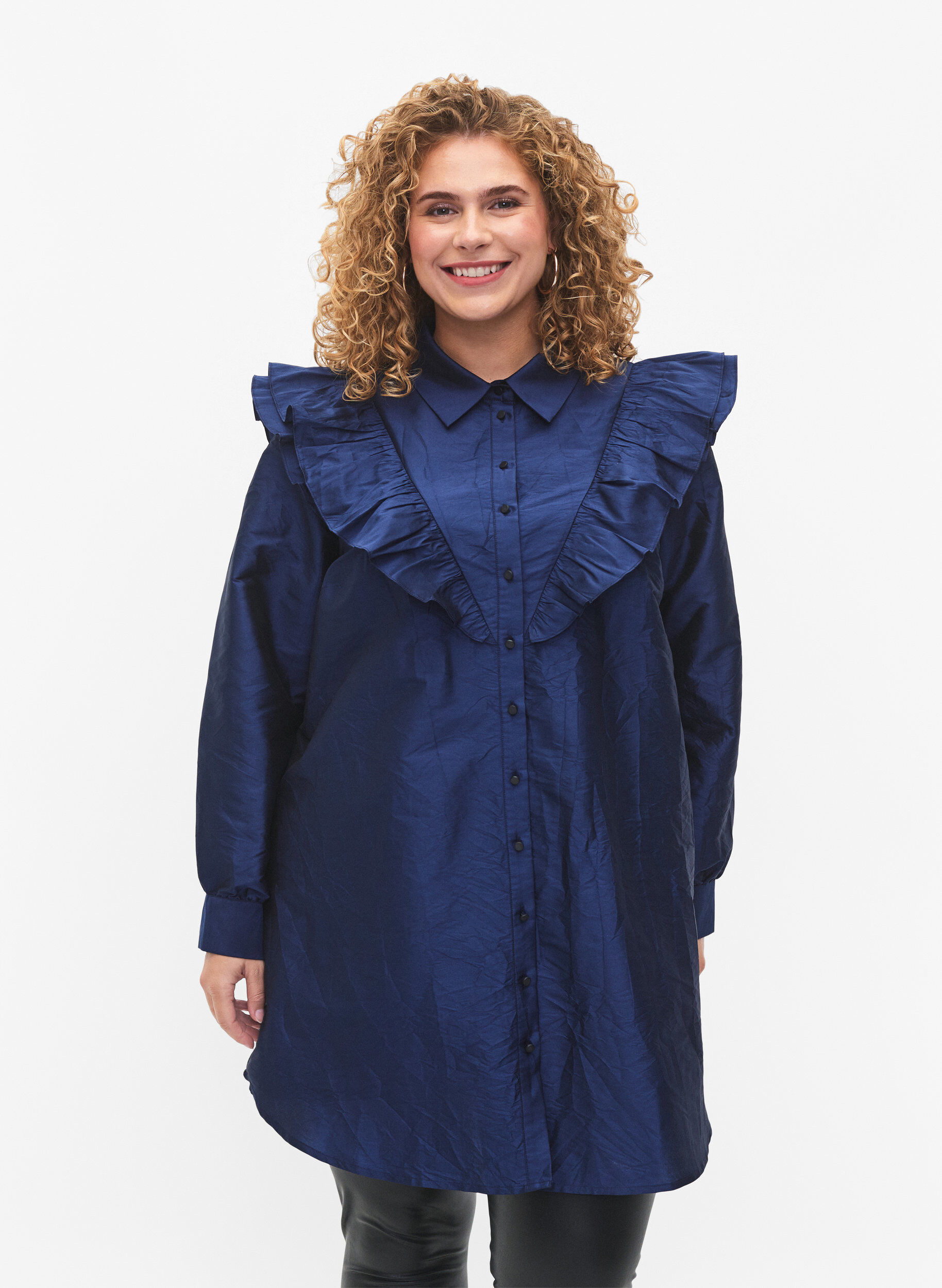 Zizzi Ensfarvet skjorte med fl&aelig;sedetalje, Titan, Model image number 0