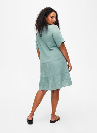 Kortærmet kjole i 100% bomuld, Chinois Green, Model image number 1